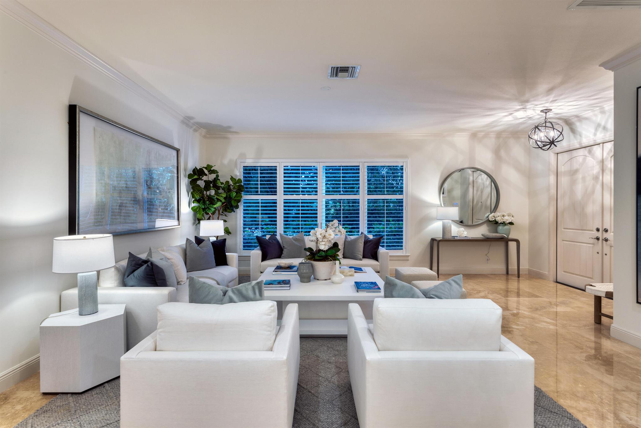 KINGS COURT - Residential