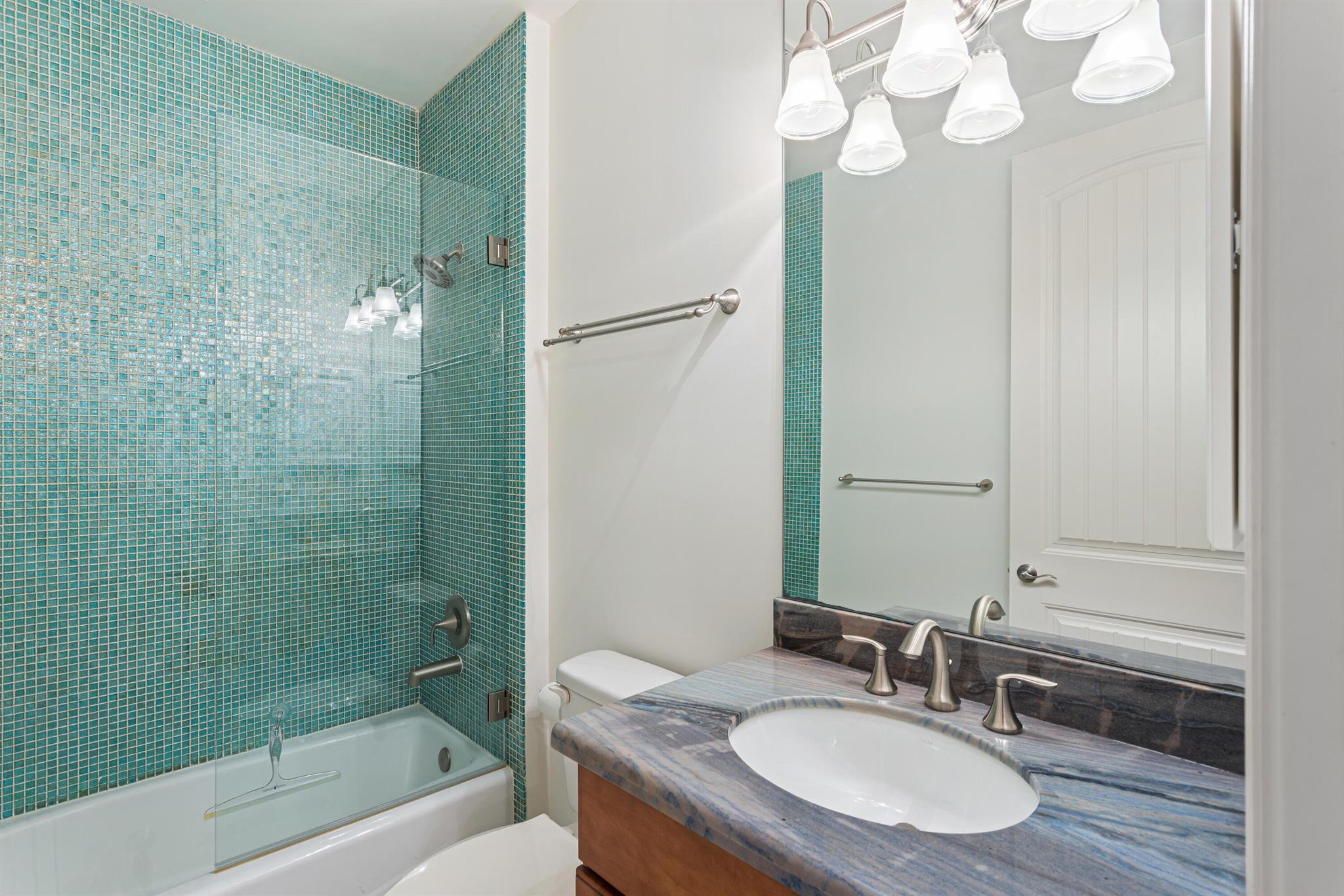 KINGS COURT - Residential