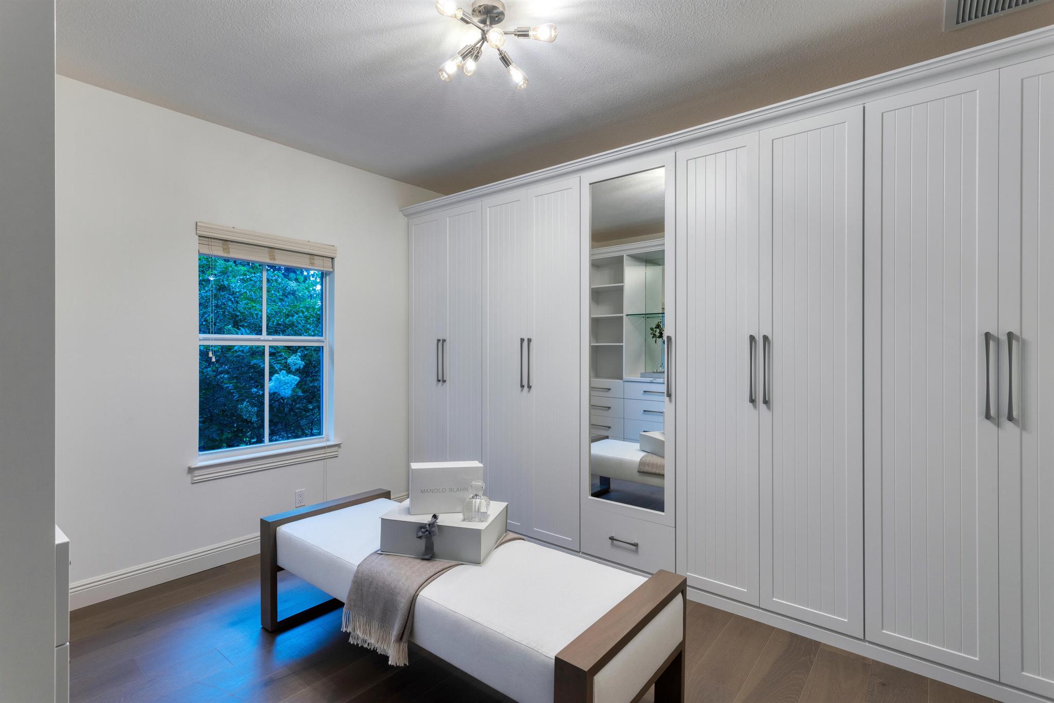 KINGS COURT - Residential