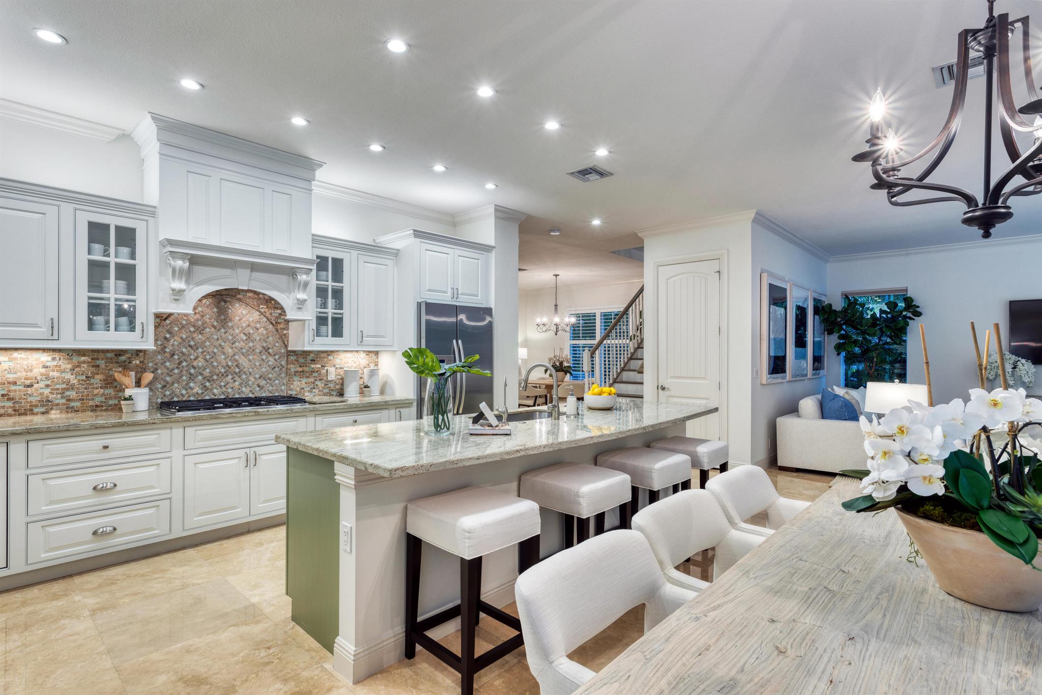 KINGS COURT - Residential