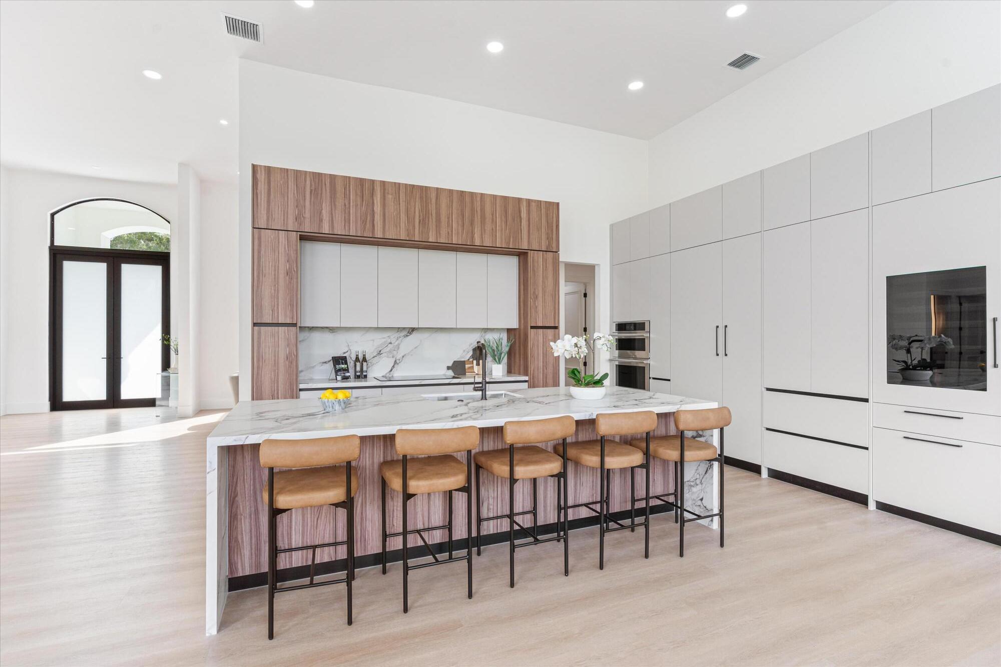 BREAKERS WEST - Residential