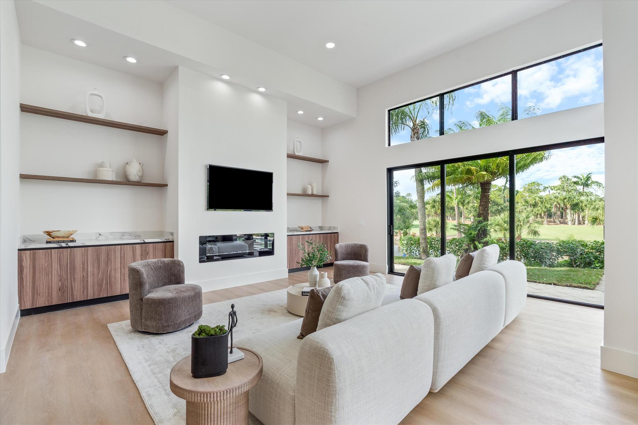 BREAKERS WEST - Residential