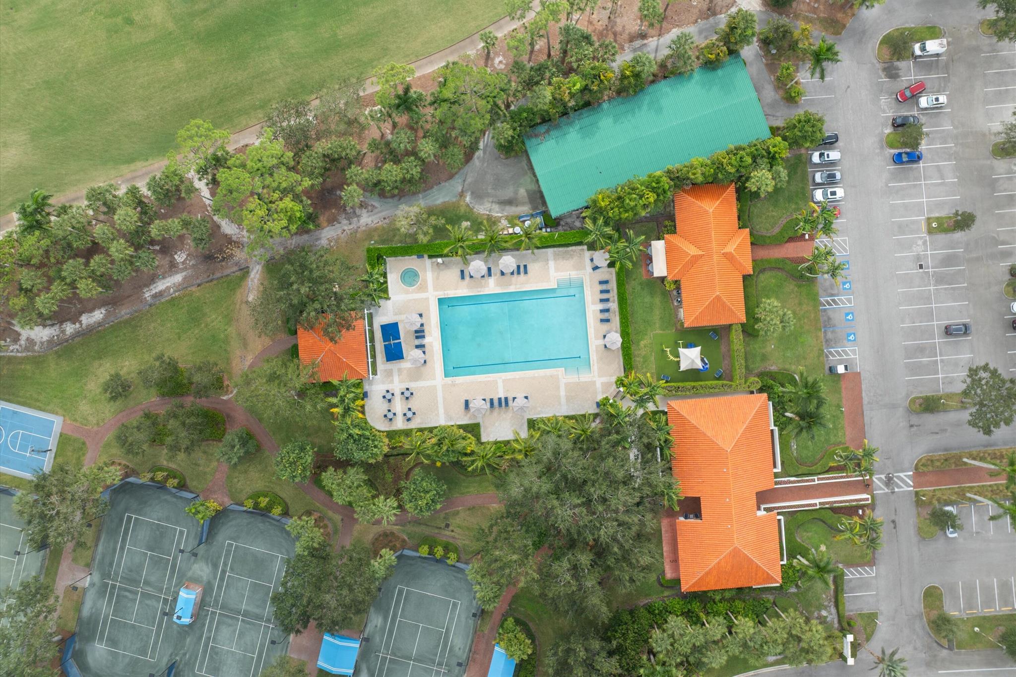 BREAKERS WEST - Residential