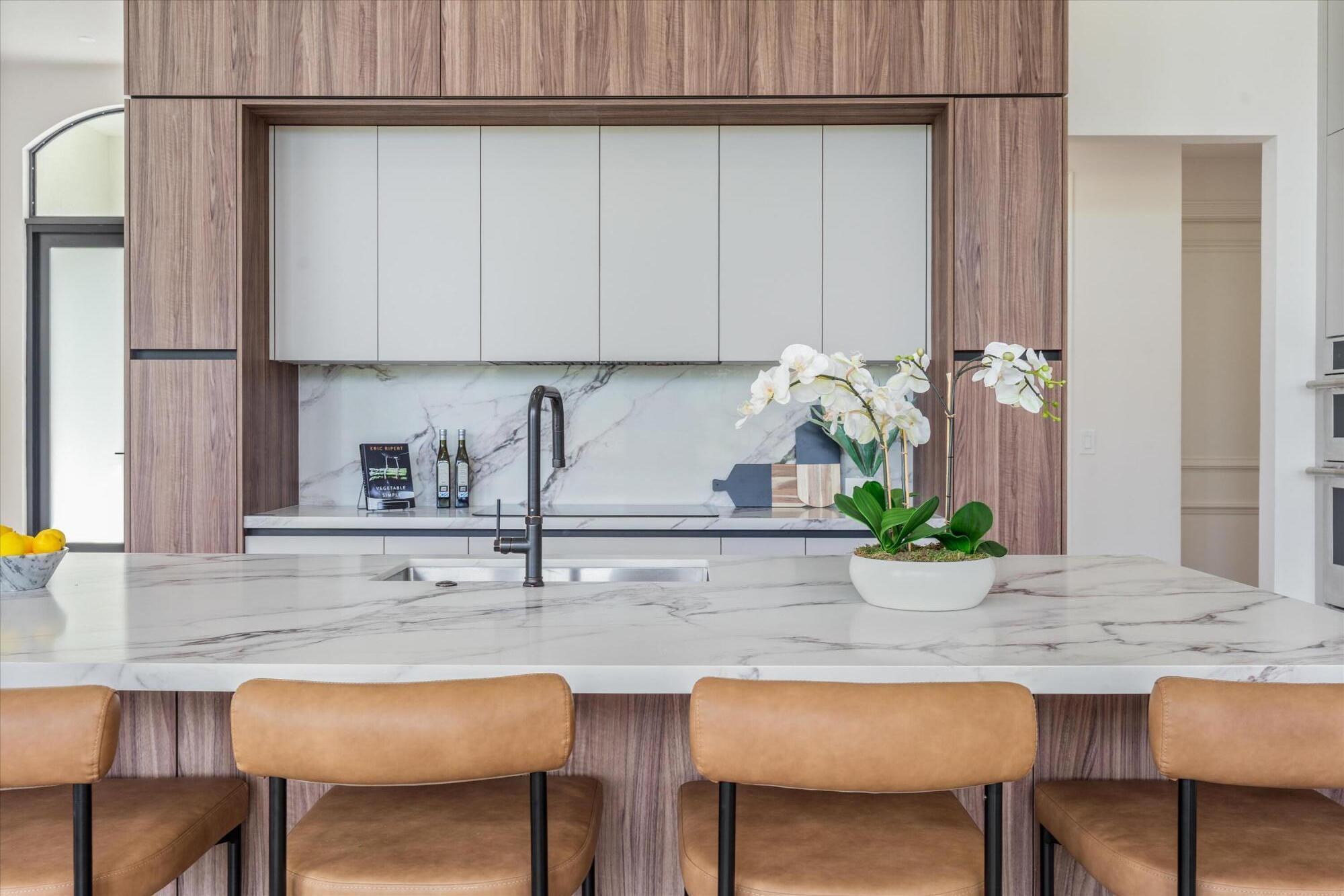 BREAKERS WEST - Residential