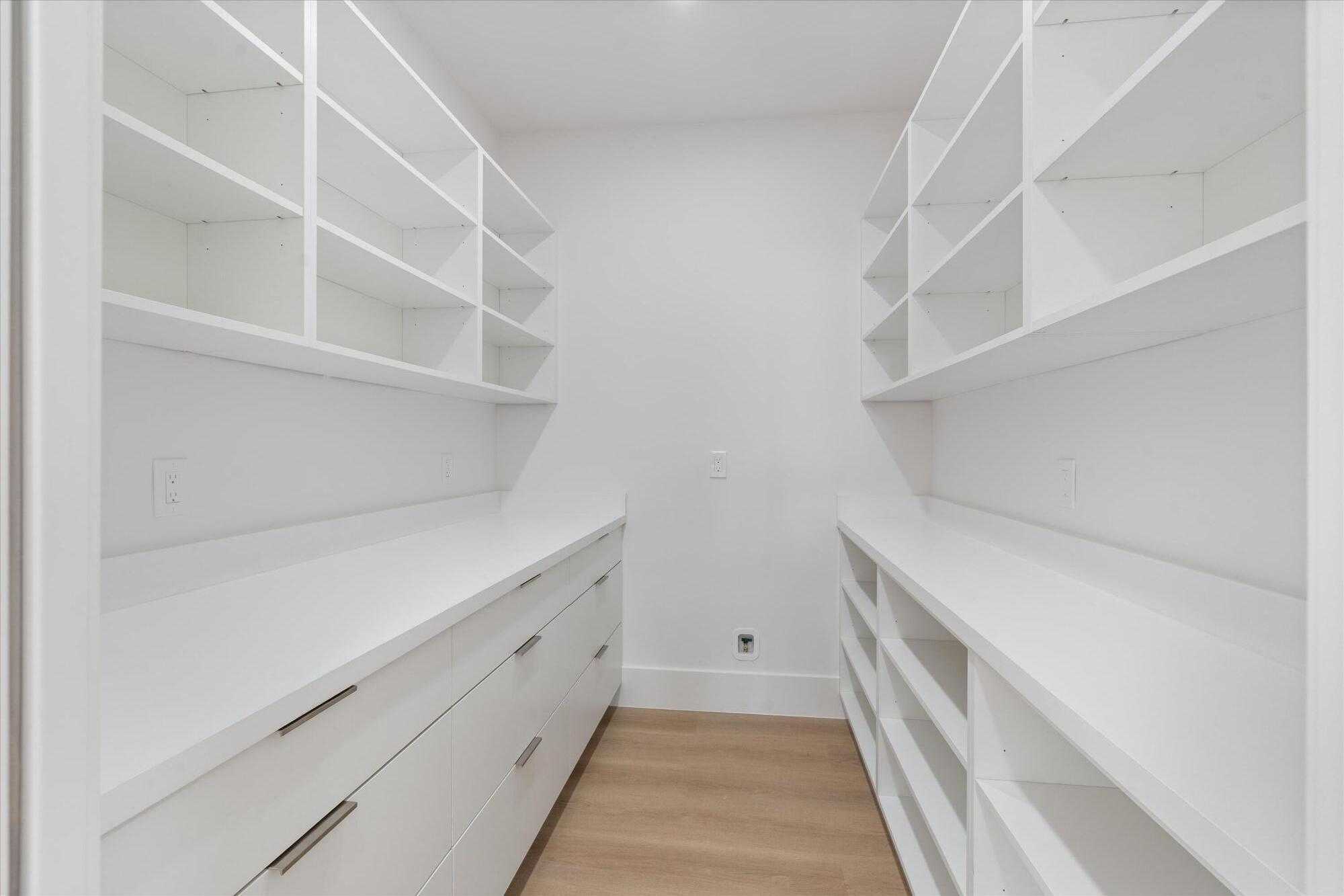 BREAKERS WEST - Residential