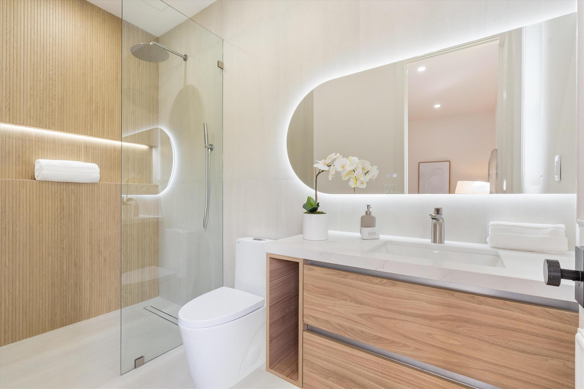 BREAKERS WEST - Residential