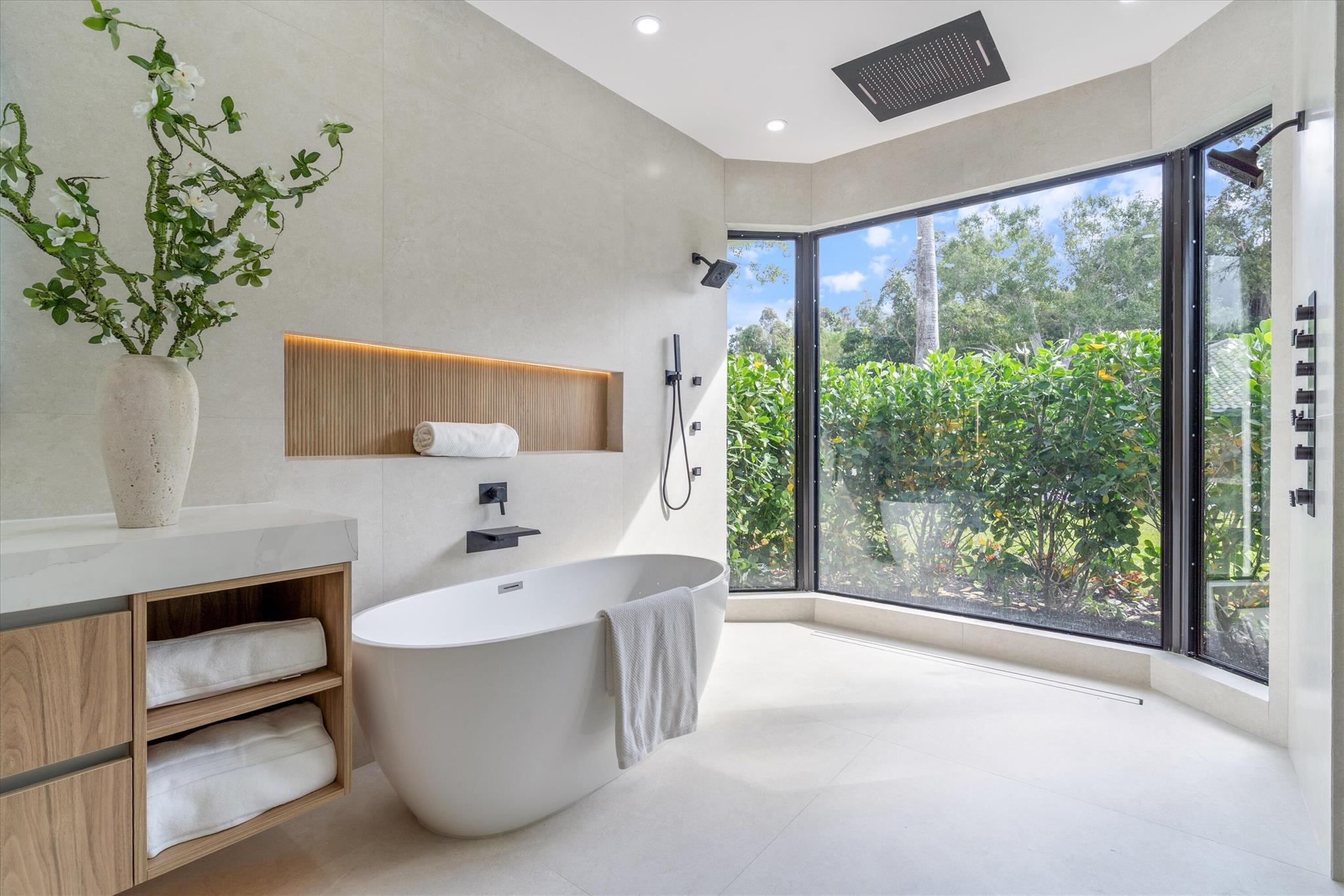 BREAKERS WEST - Residential