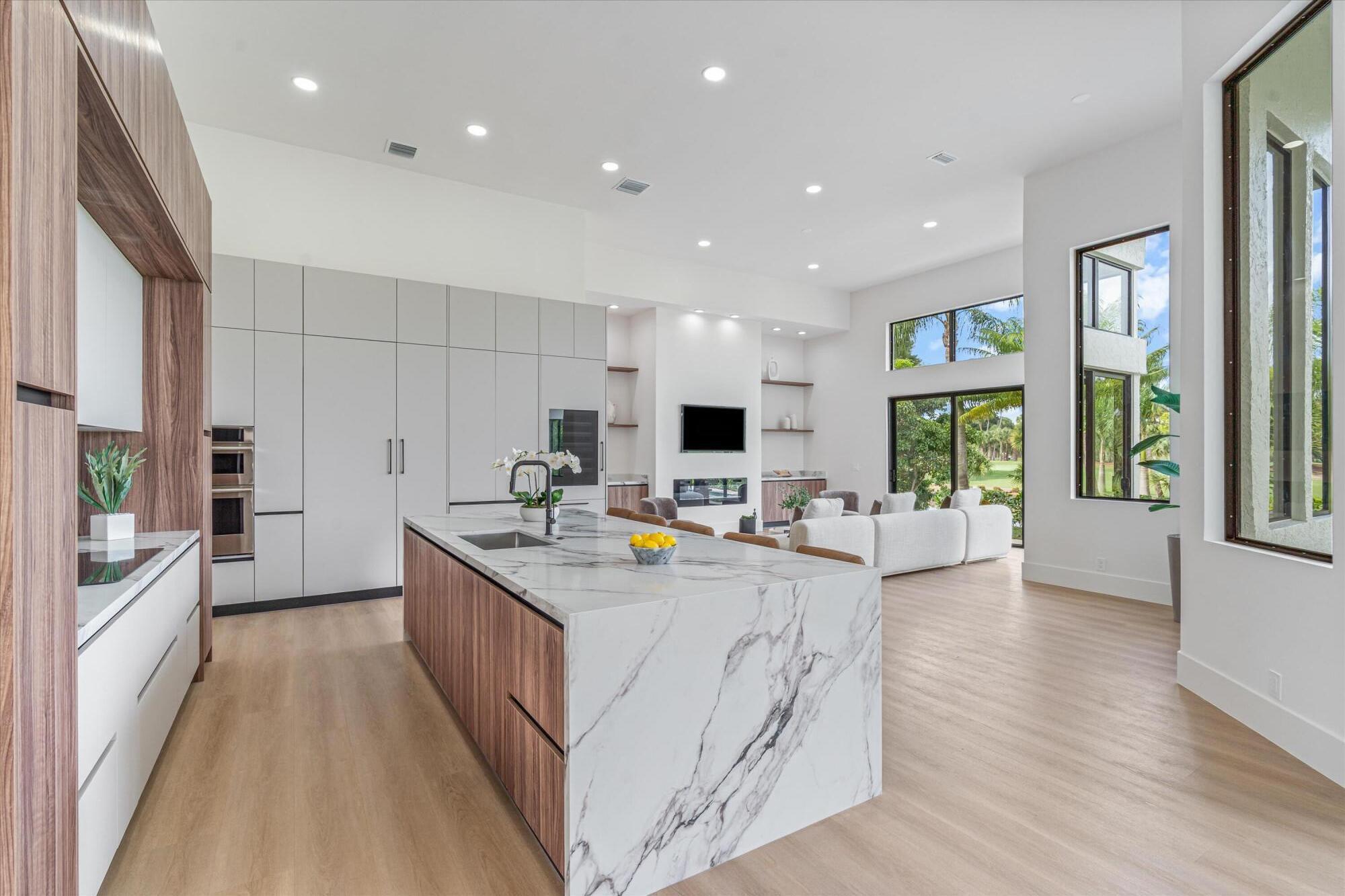 BREAKERS WEST - Residential