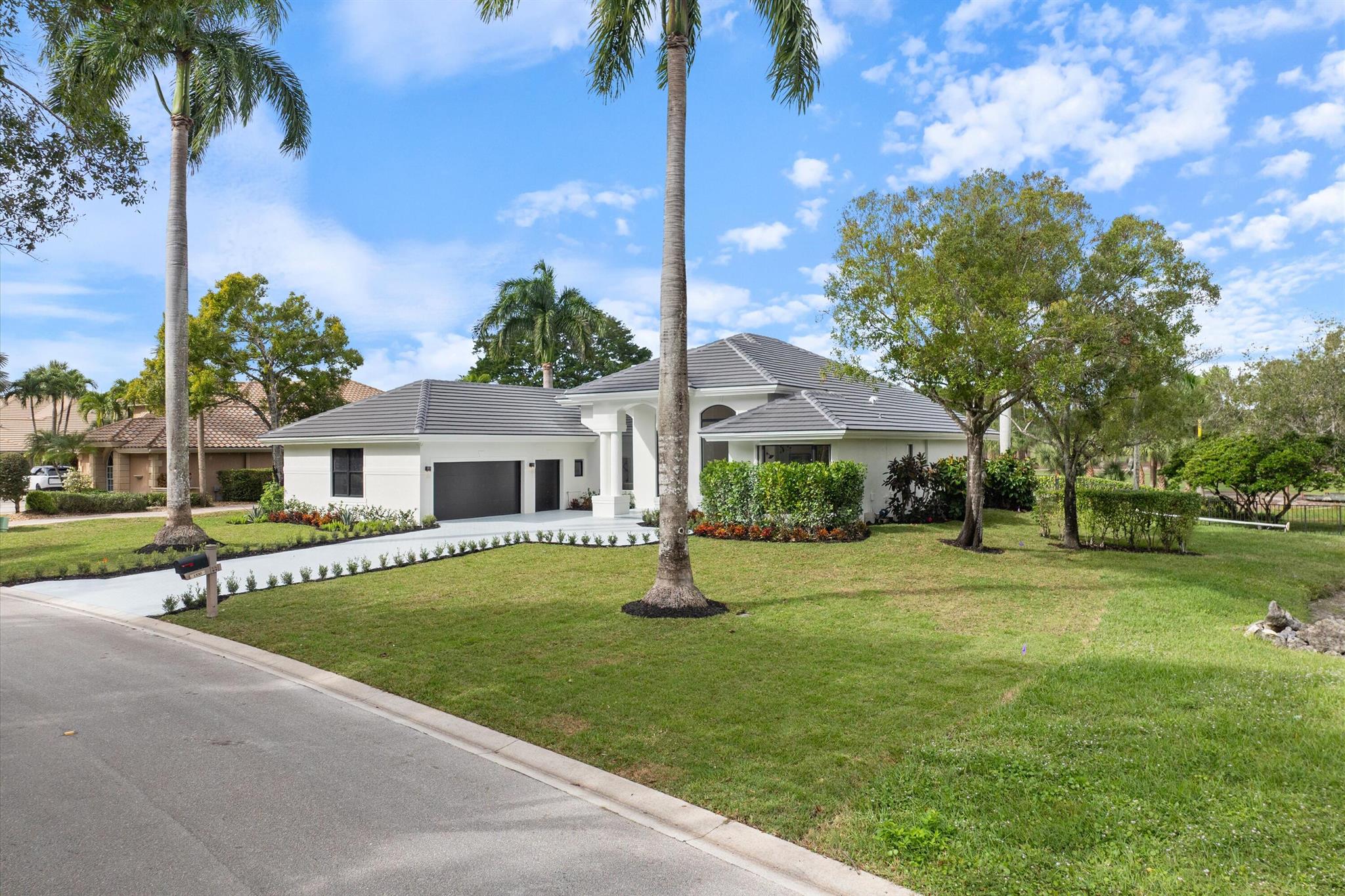 BREAKERS WEST - Residential