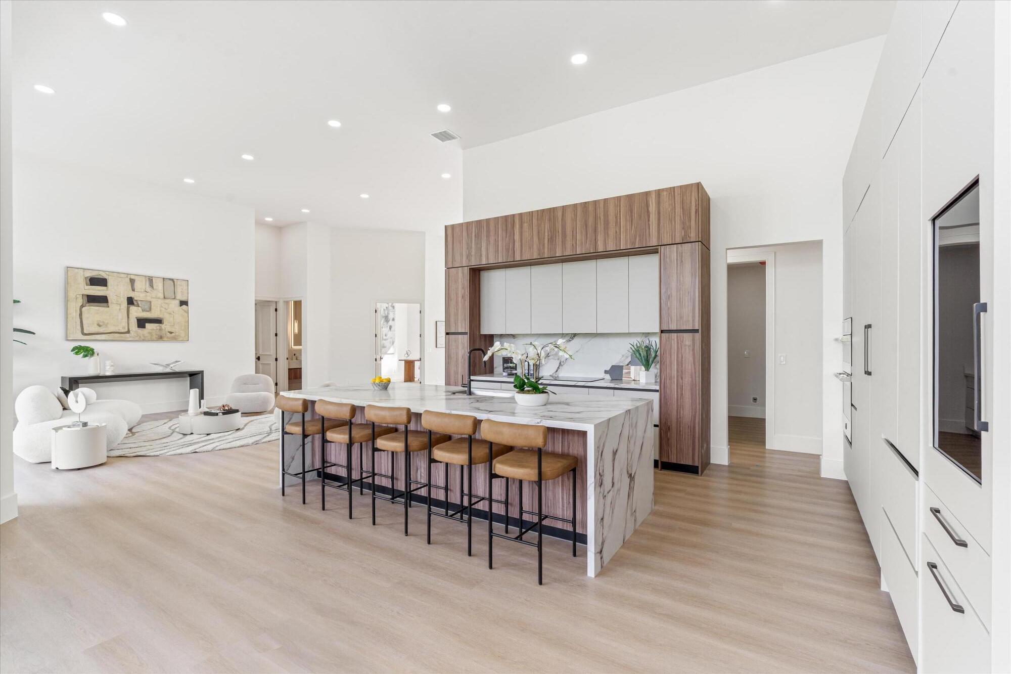 BREAKERS WEST - Residential