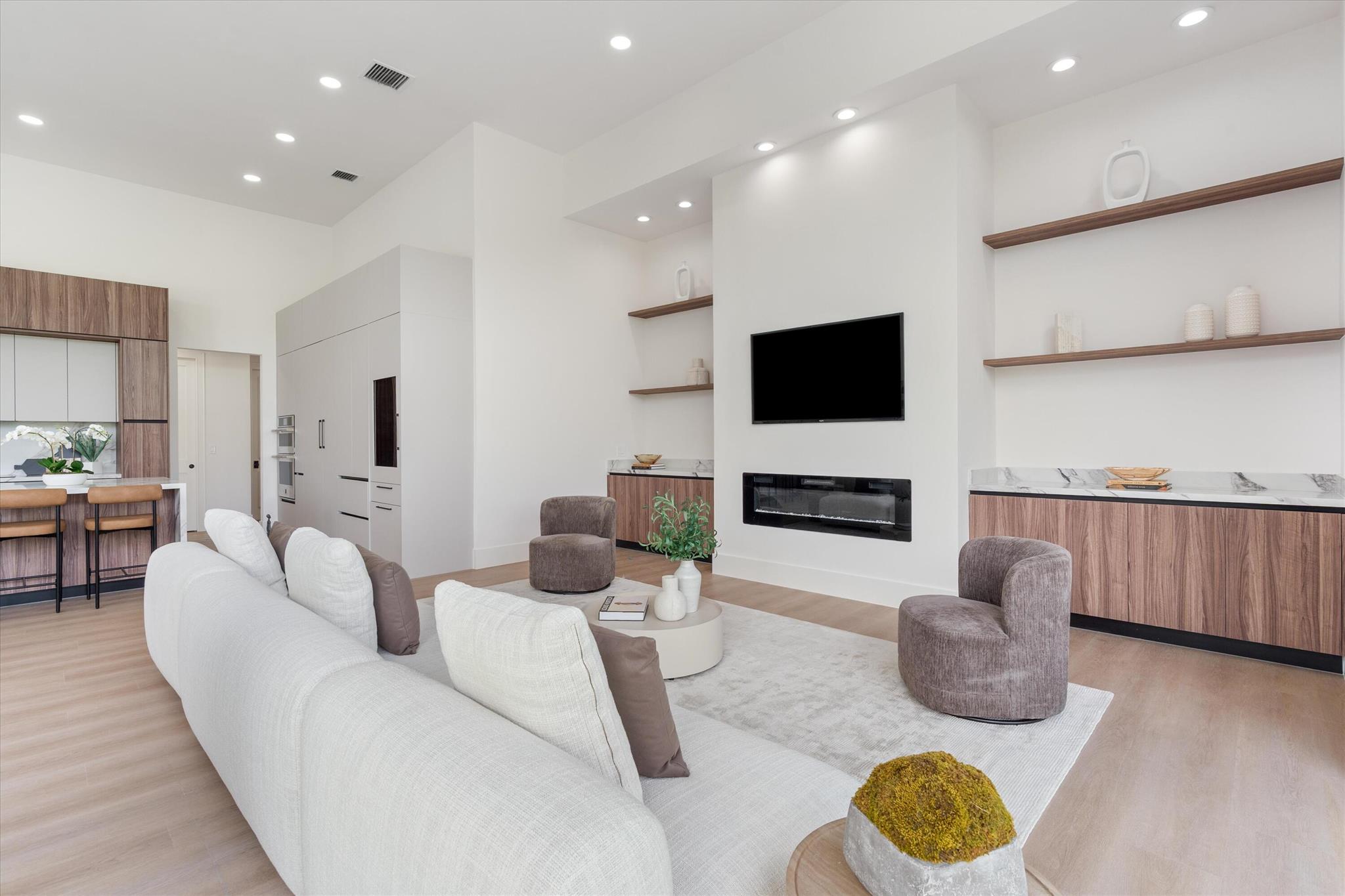 BREAKERS WEST - Residential