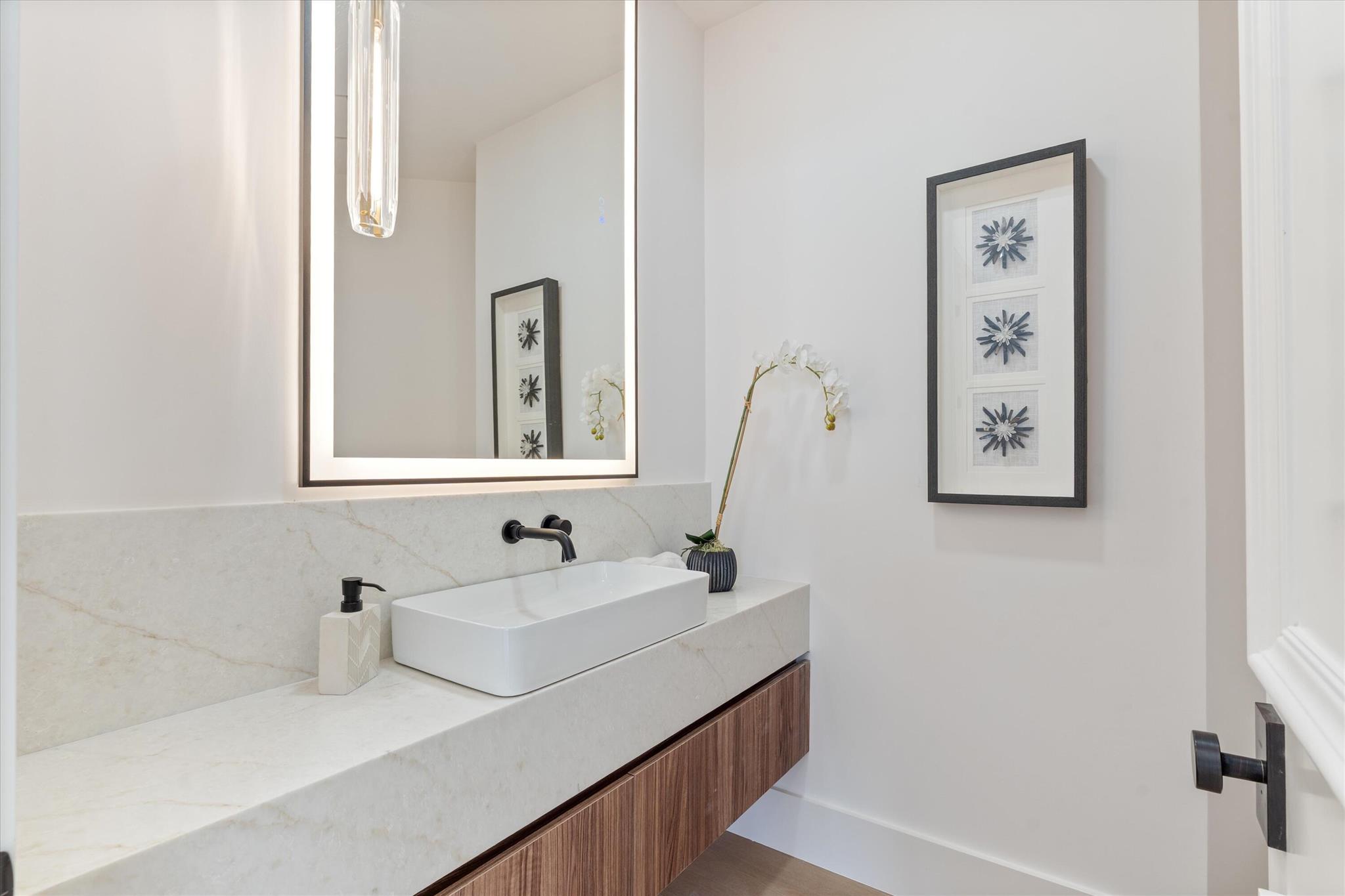 BREAKERS WEST - Residential