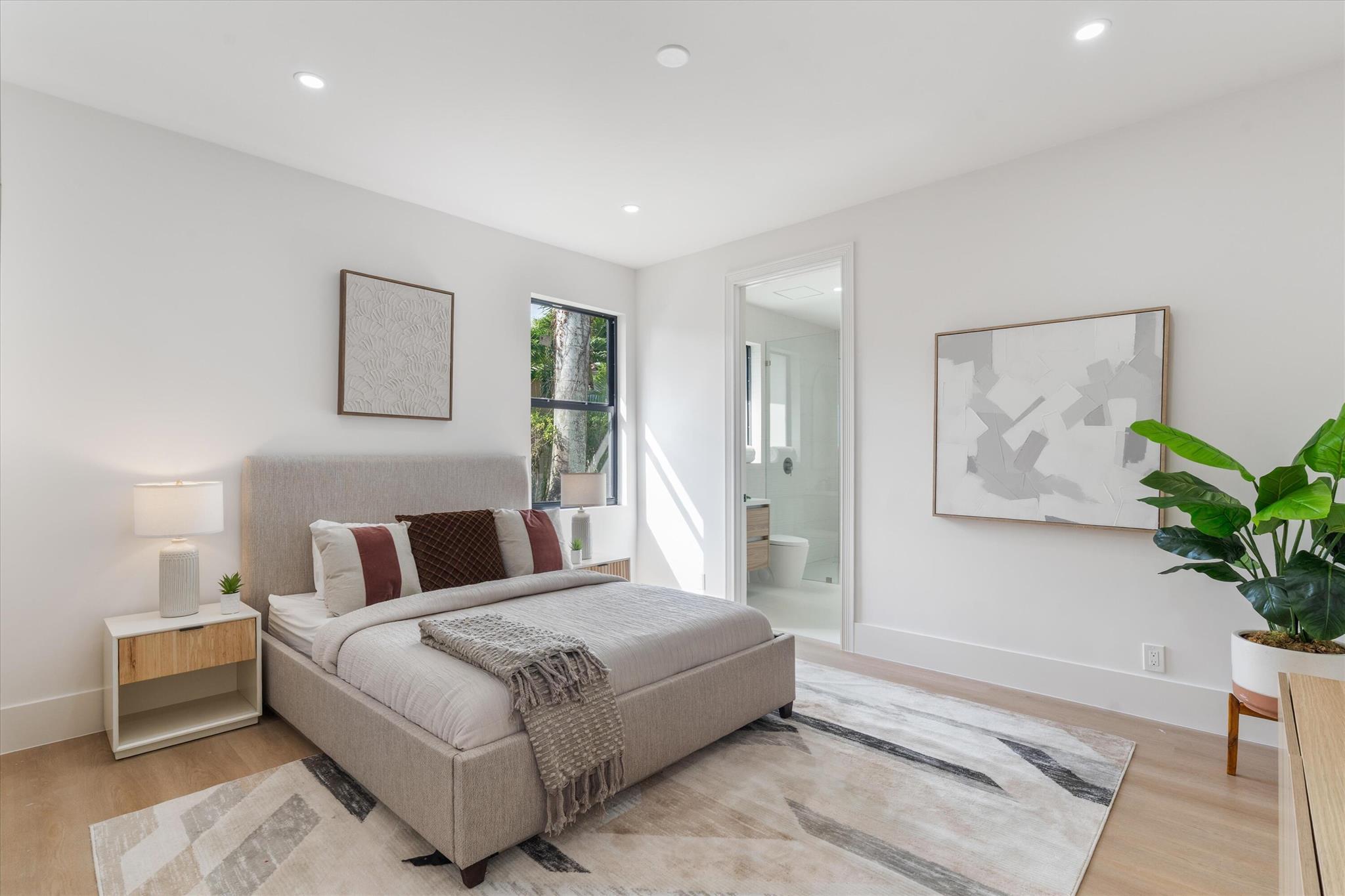 BREAKERS WEST - Residential