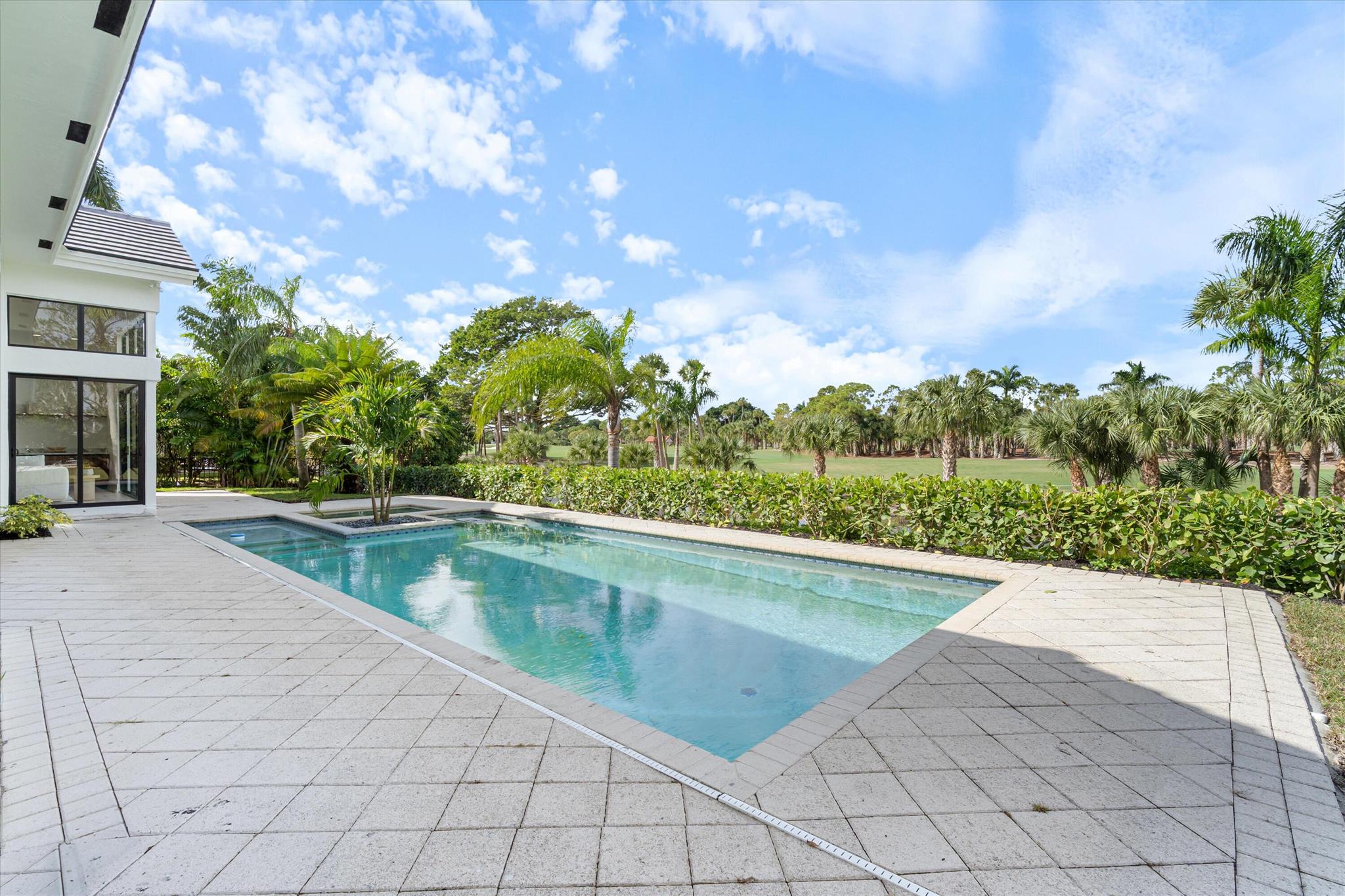 BREAKERS WEST - Residential