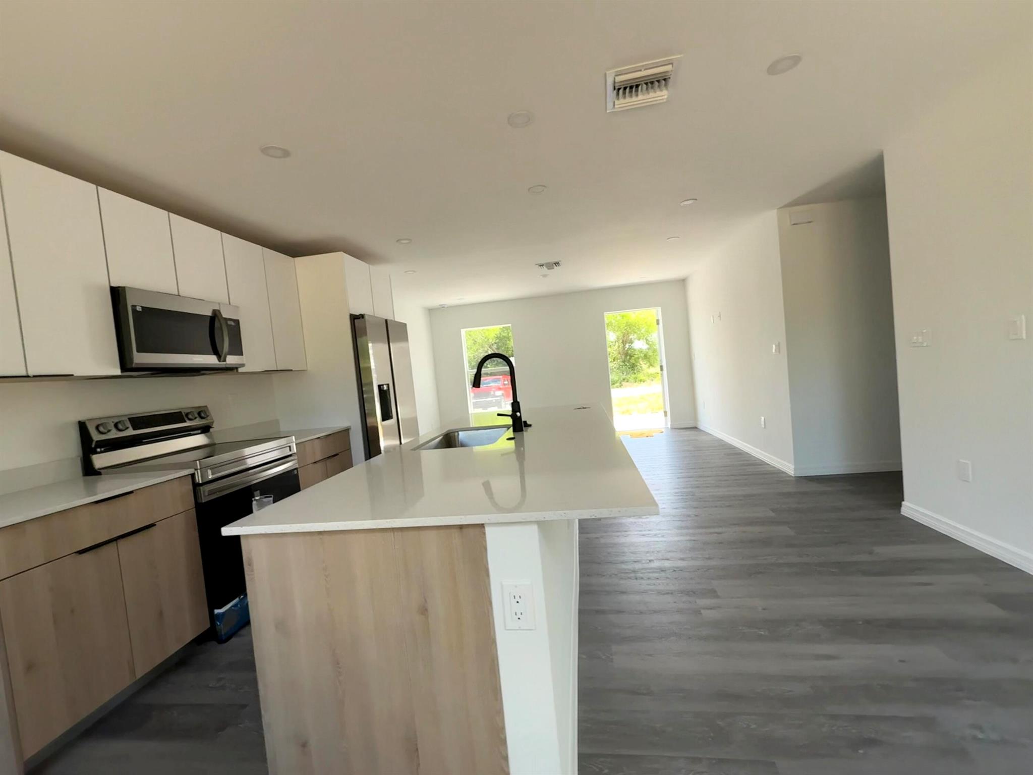 382 Mcarthur Boulevard