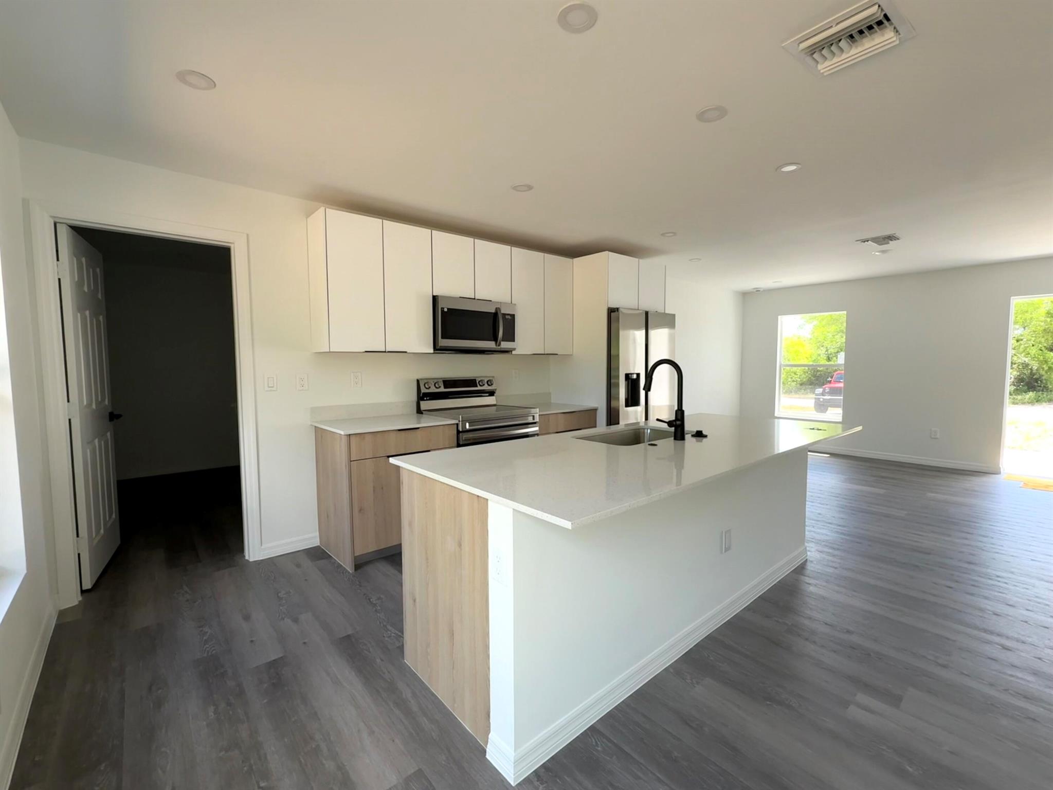 382 Mcarthur Boulevard