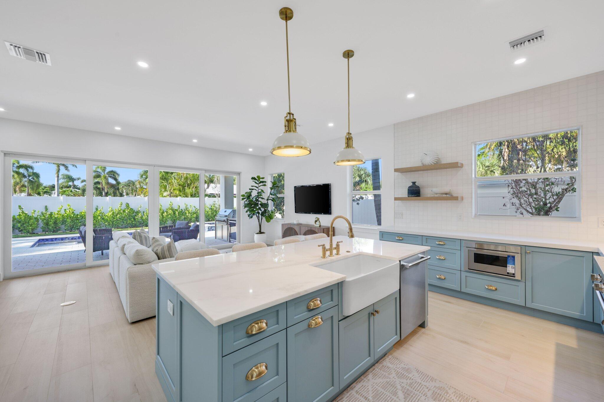 PALM BEACH SHORES - Residential
