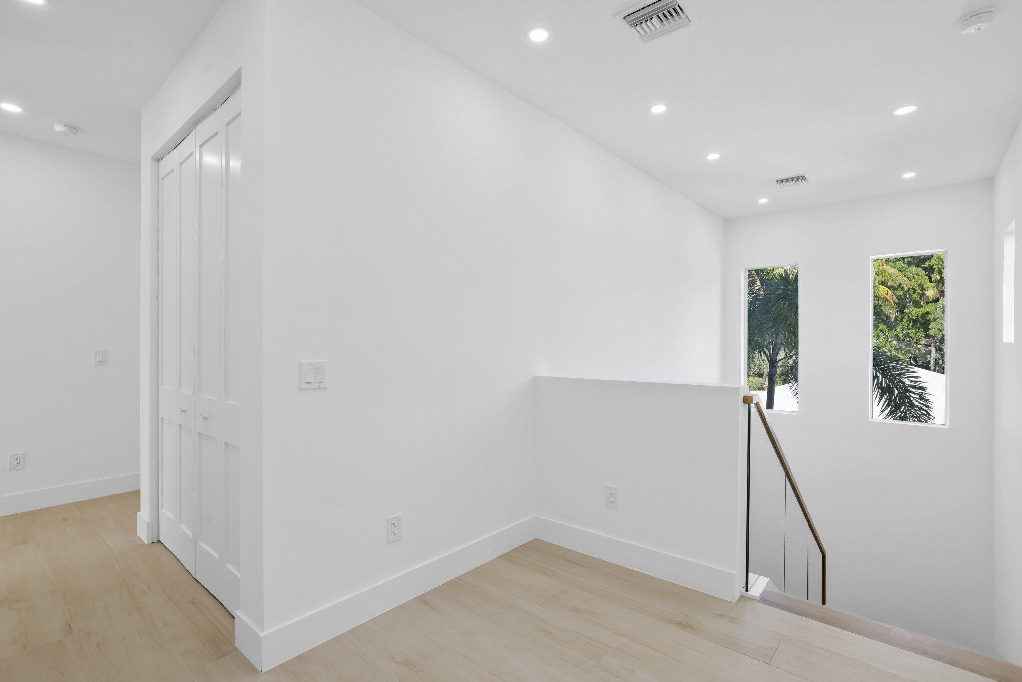 PALM BEACH SHORES - Residential