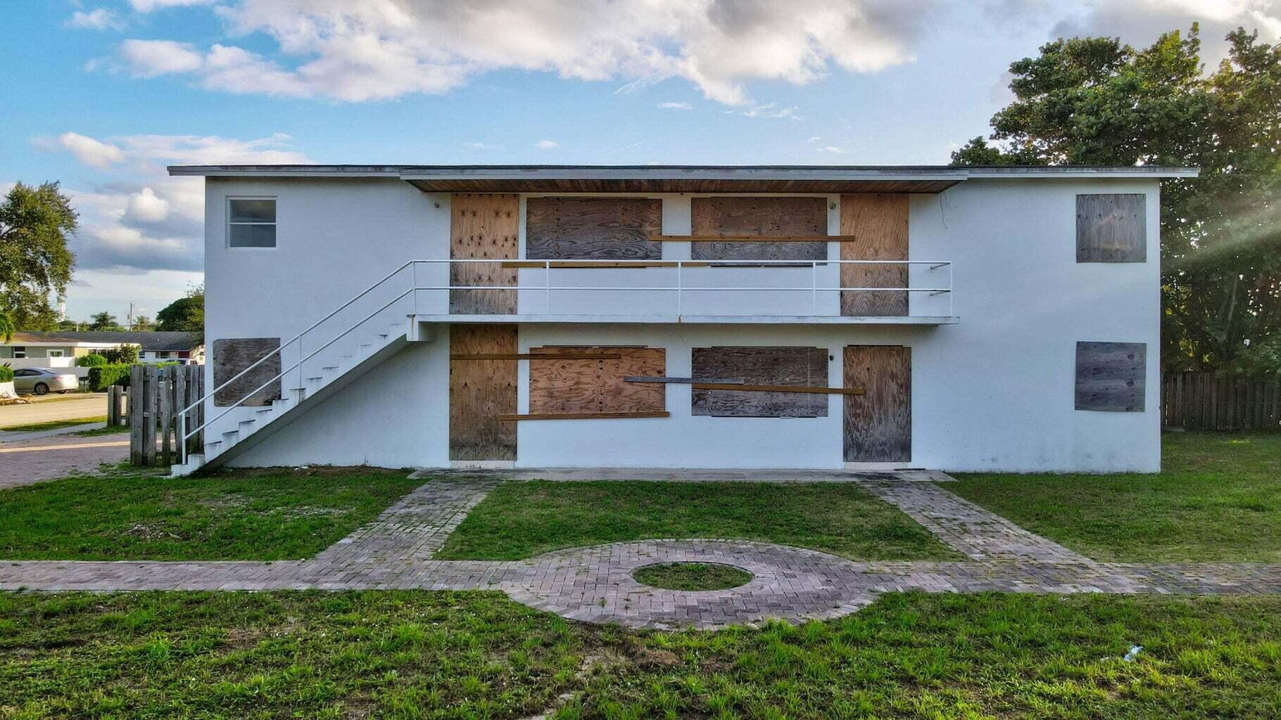 LINCOLN PARK - Residential Income