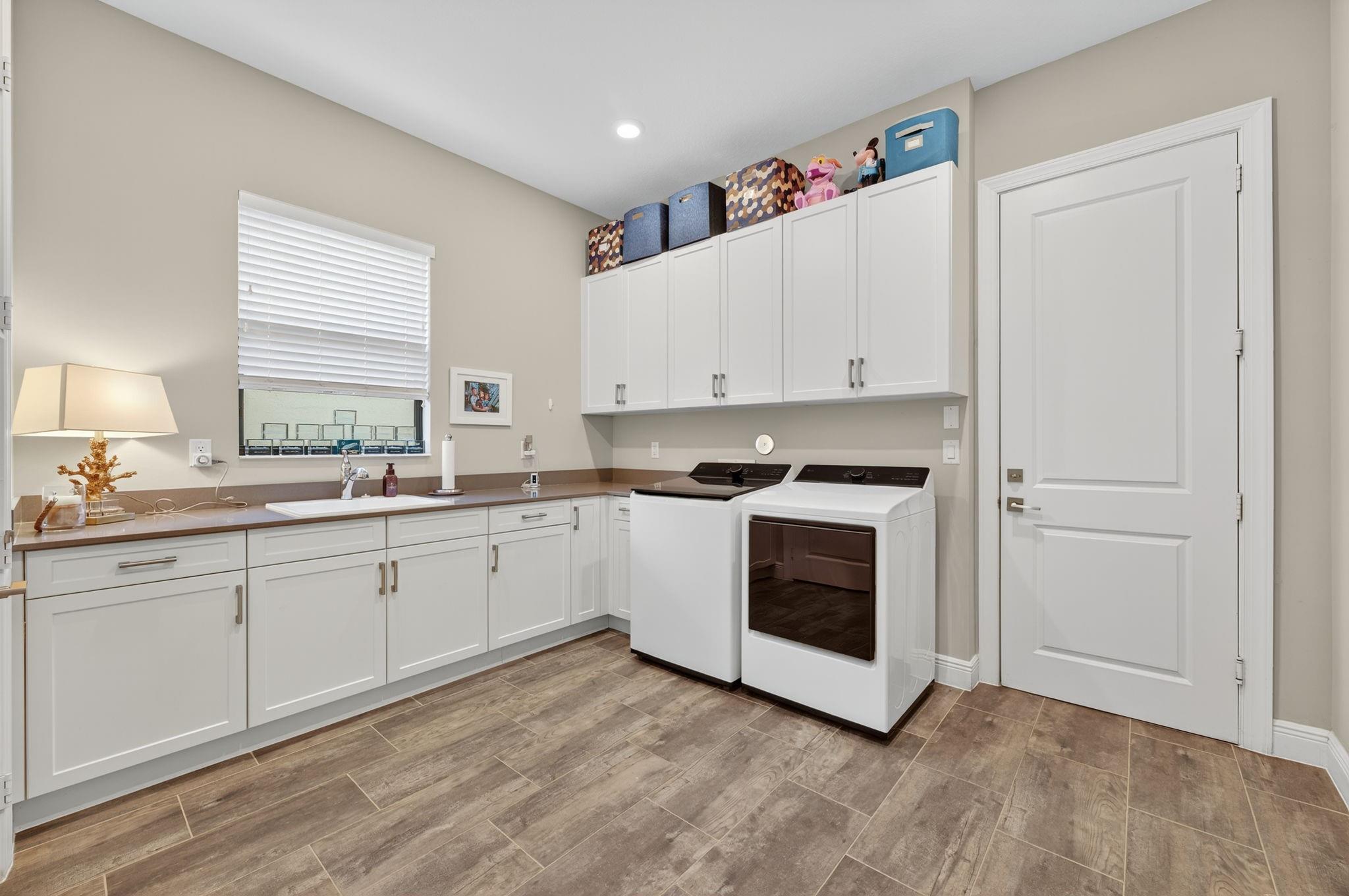 Parkland Bay 183-49 B - Residential