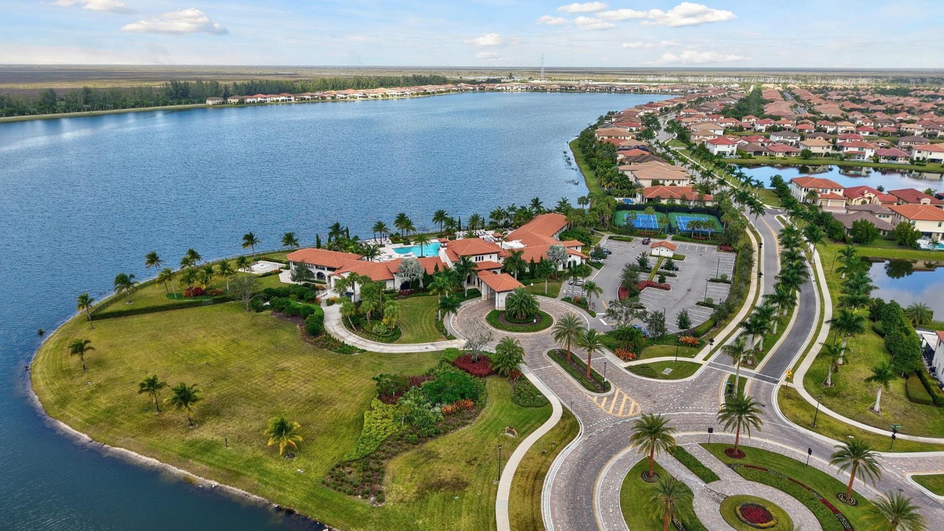 Parkland Bay 183-49 B - Residential