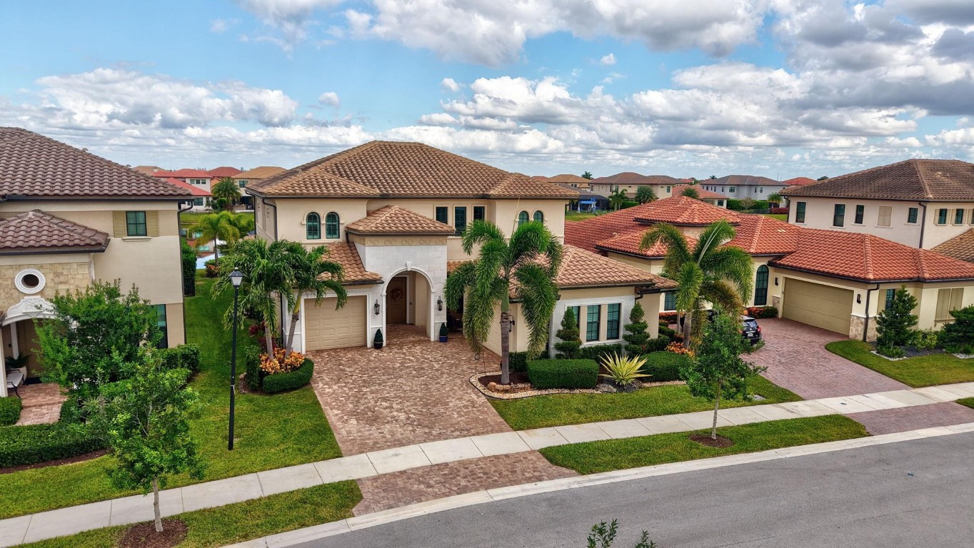 Parkland Bay 183-49 B - Residential