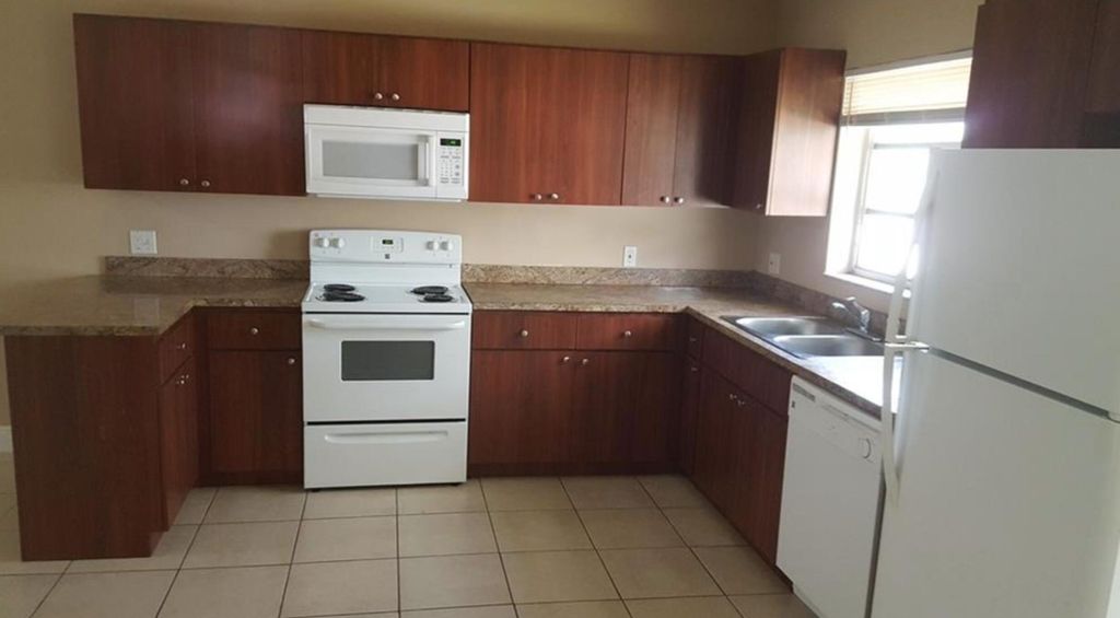 Photo of 5700 Grant Street #5700, Hollywood, FL 33021 (MLS # B26004015)