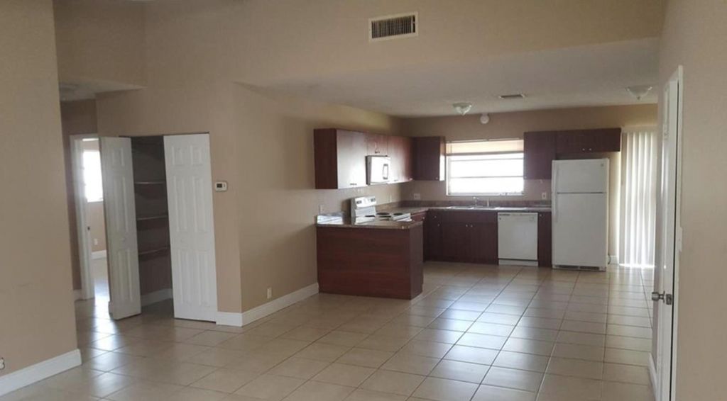 Photo of 5700 Grant Street #5700, Hollywood, FL 33021 (MLS # B26004015)