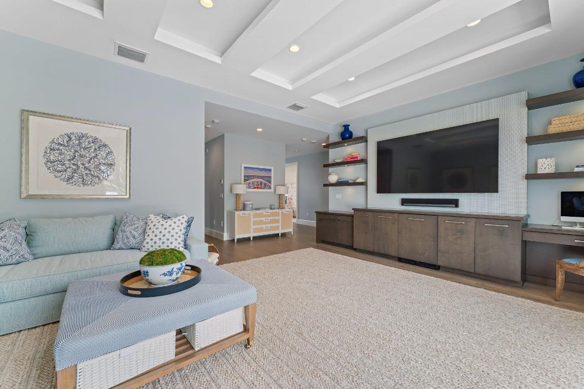 OLD PALM - Residential