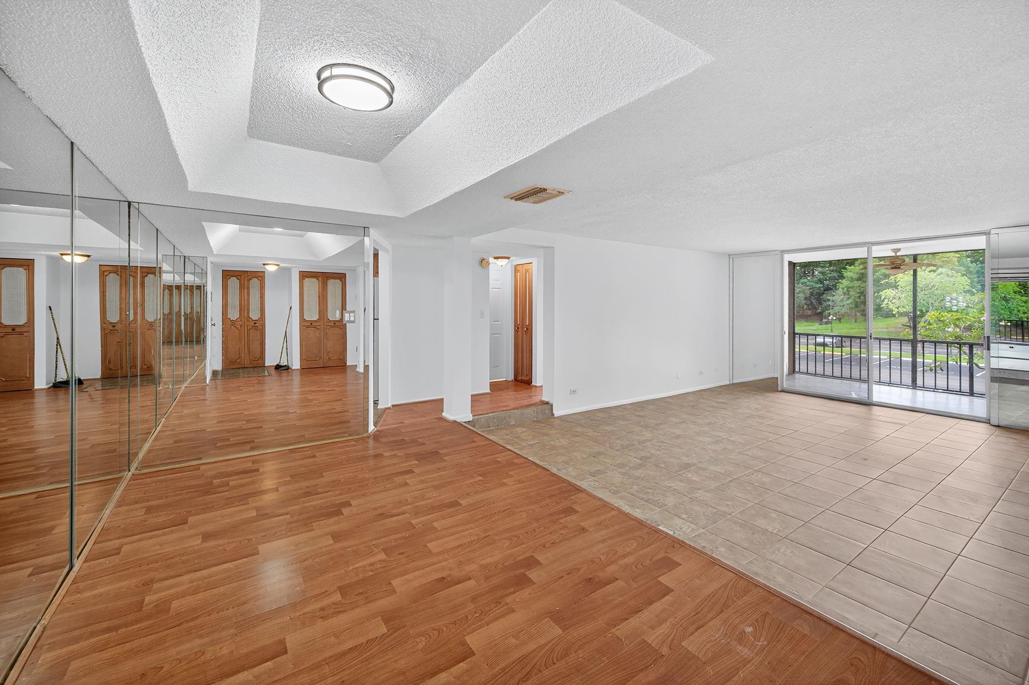 3750 Inverrary Dr 2V