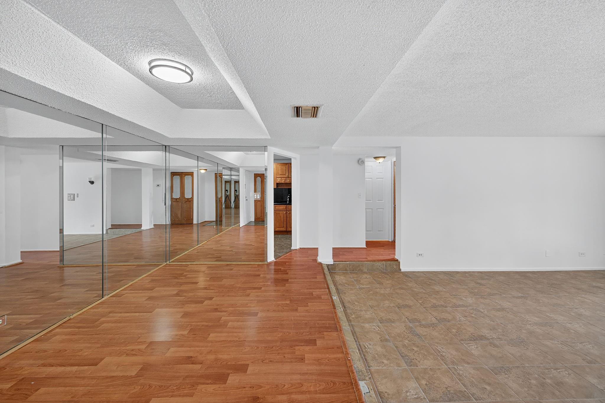 3750 Inverrary Dr 2V