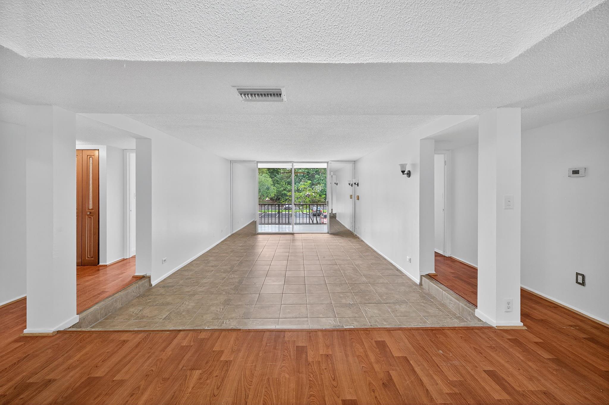 3750 Inverrary Dr 2V