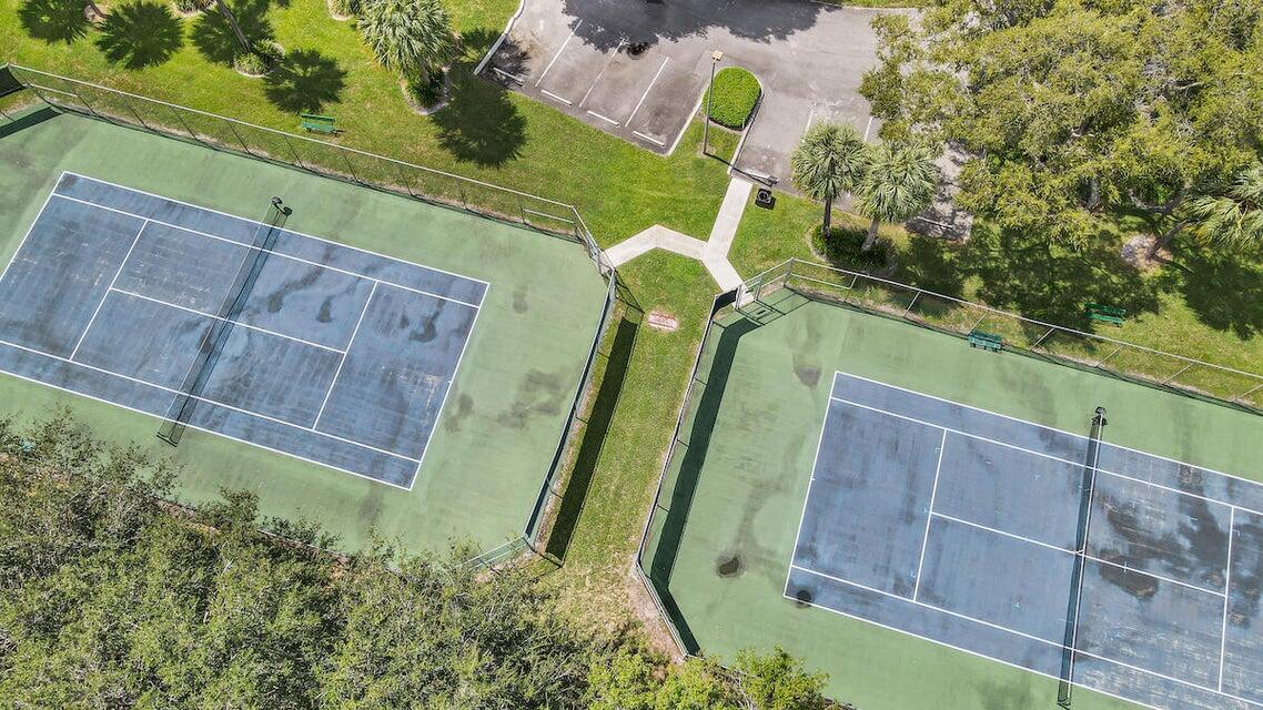 WINDWOOD - Residential Lease