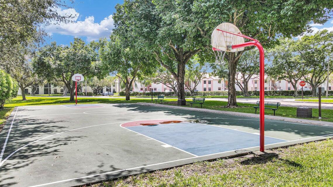 WINDWOOD - Residential Lease