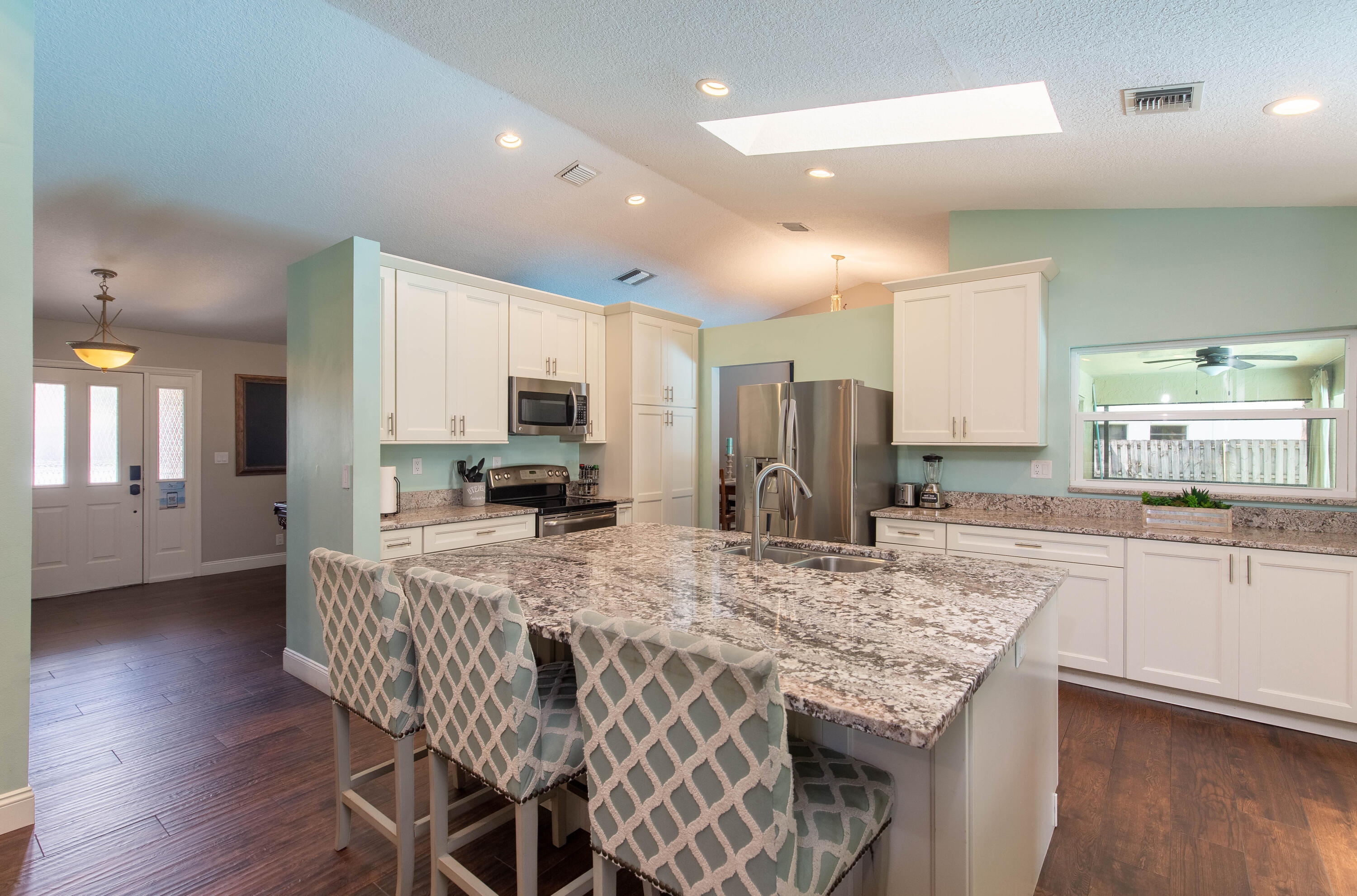 GREENVIEW SHORES 1 OF WELLINGTON - Residential Lease