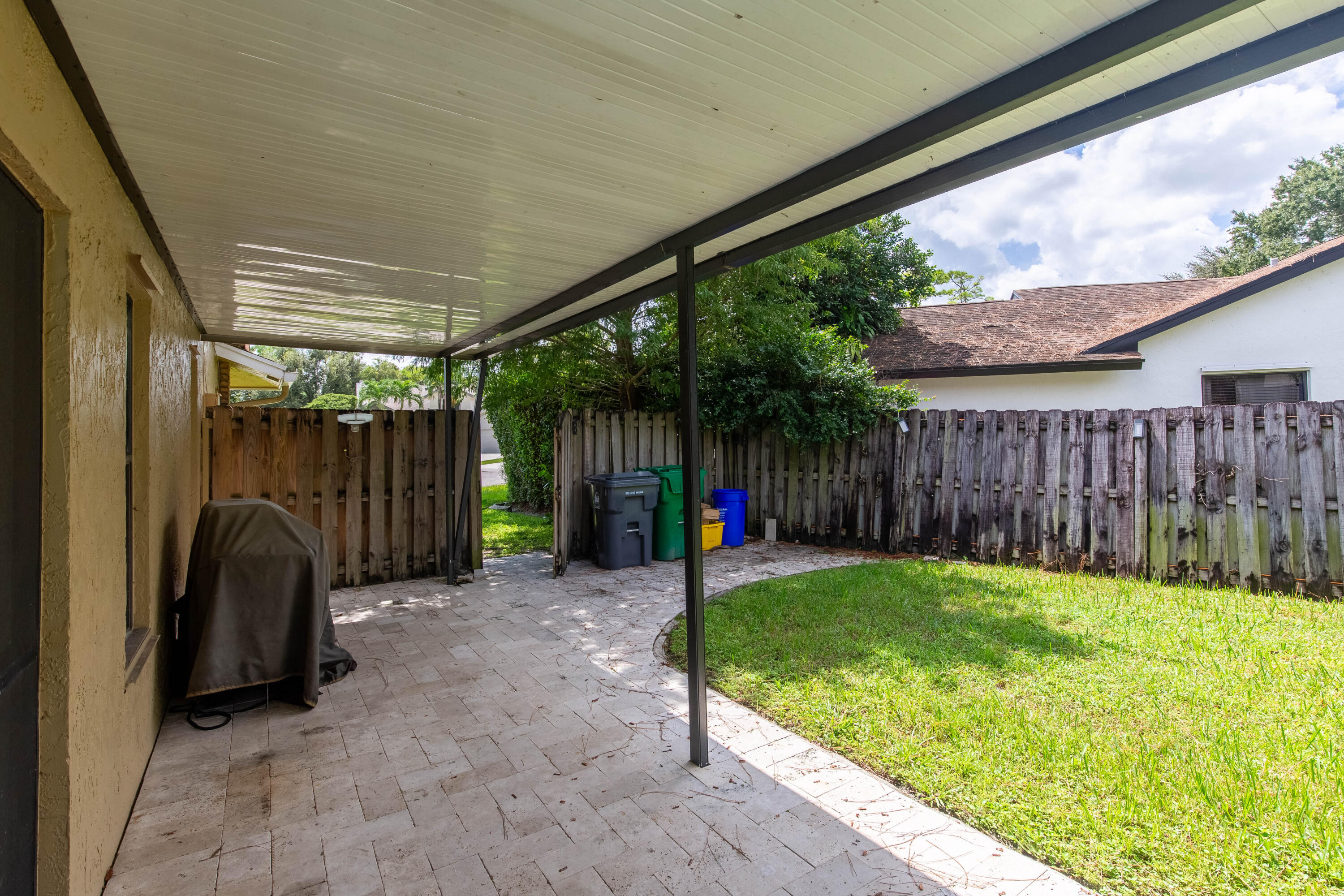 GREENVIEW SHORES 1 OF WELLINGTON - Residential Lease