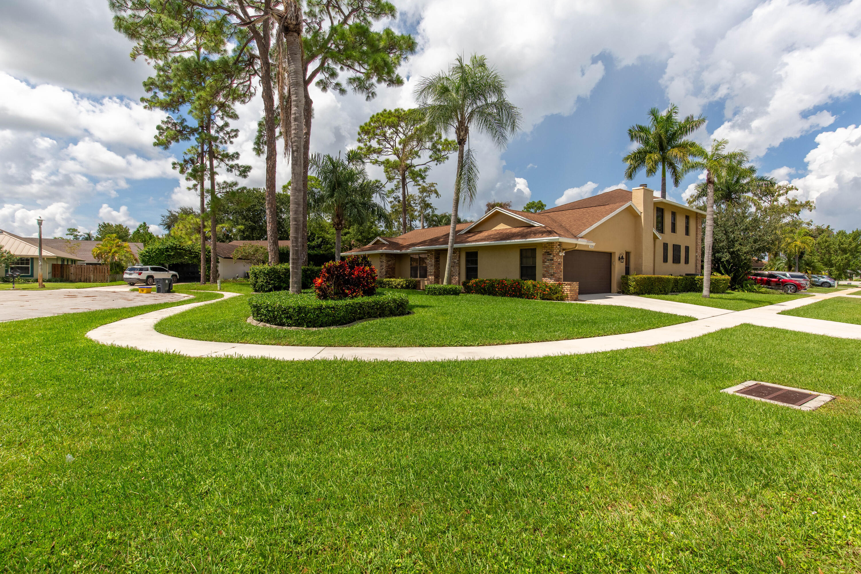 GREENVIEW SHORES 1 OF WELLINGTON - Residential Lease