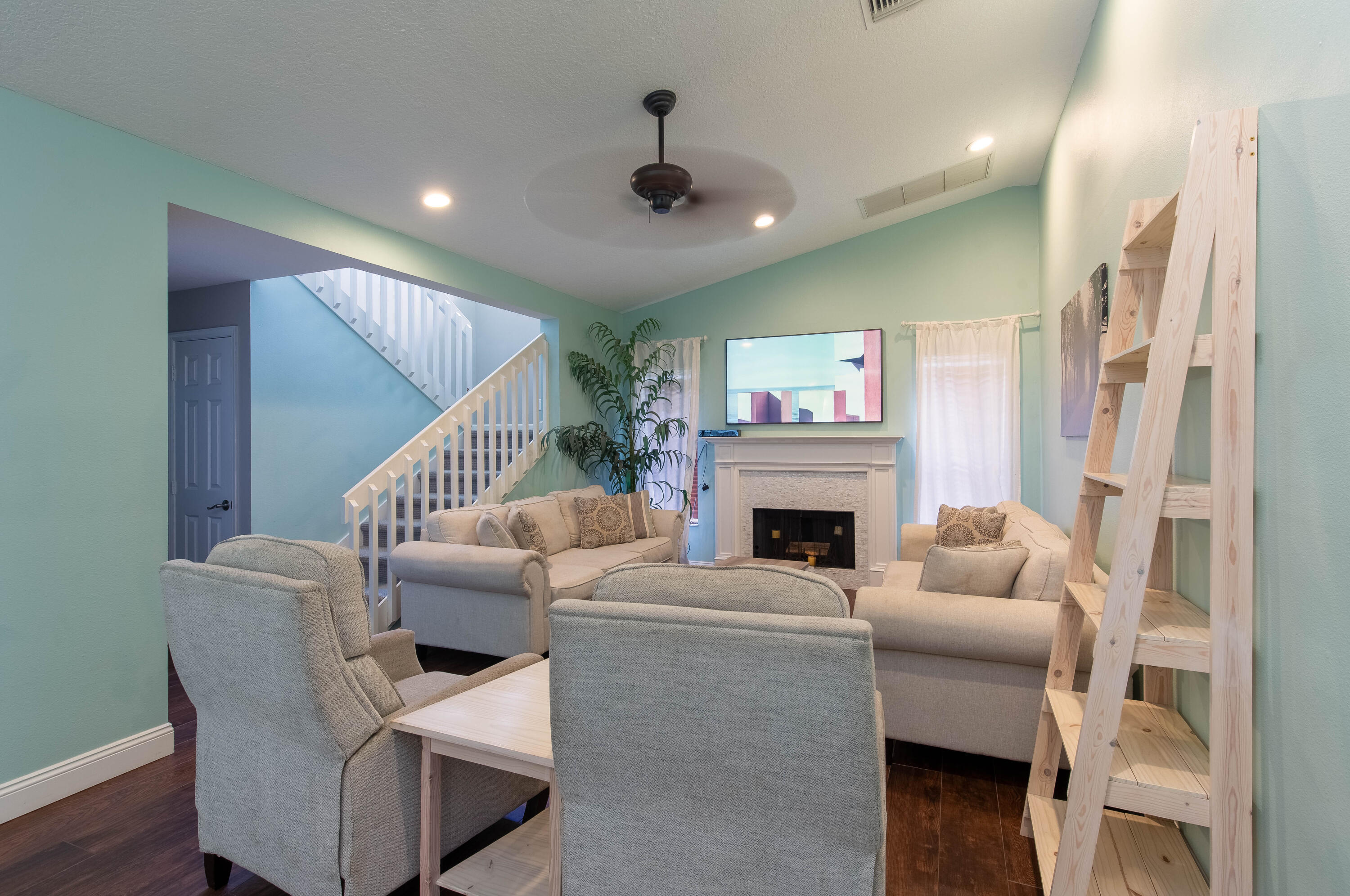 GREENVIEW SHORES 1 OF WELLINGTON - Residential Lease