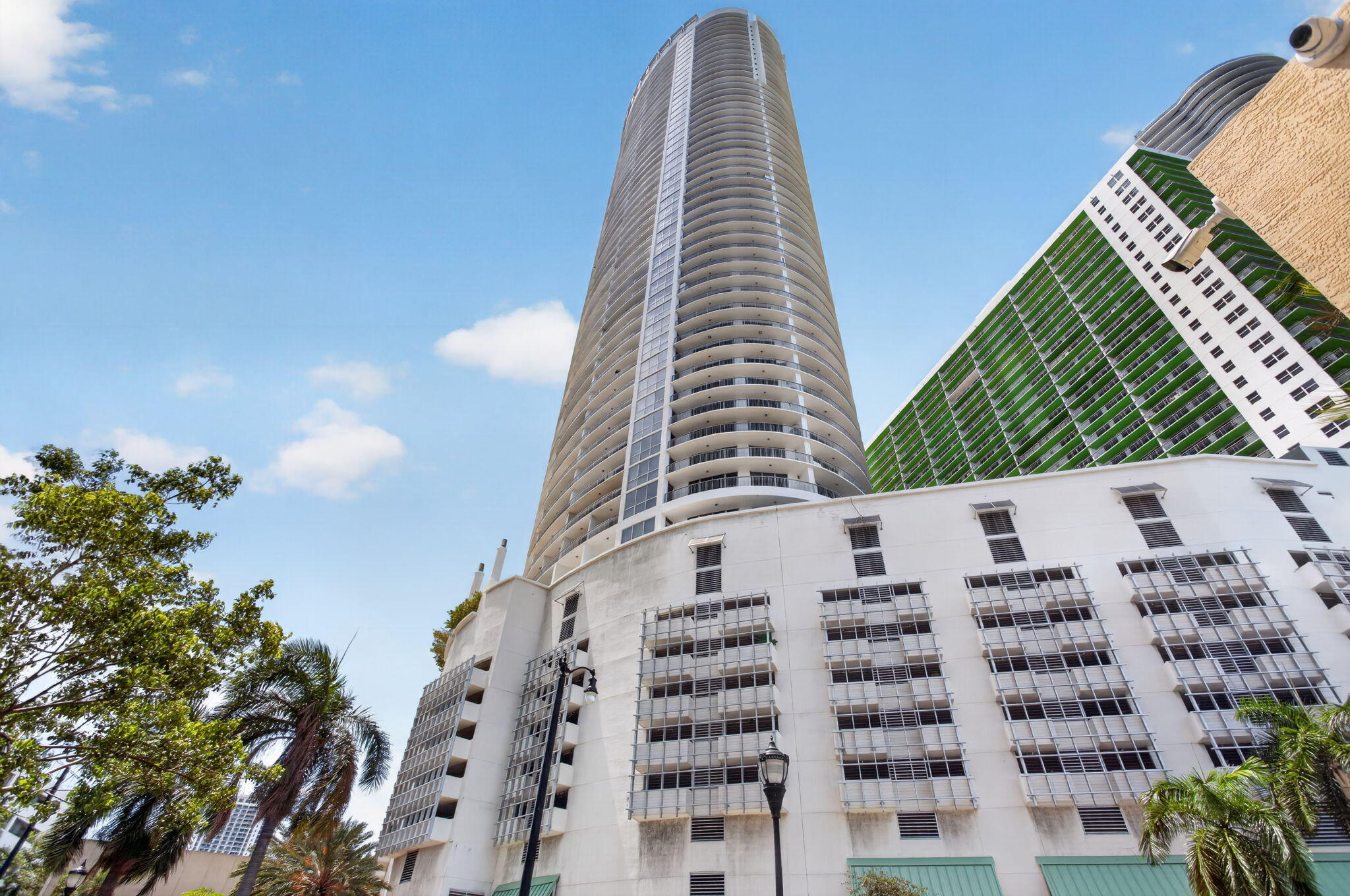 1750 N Bayshore Drive 4109