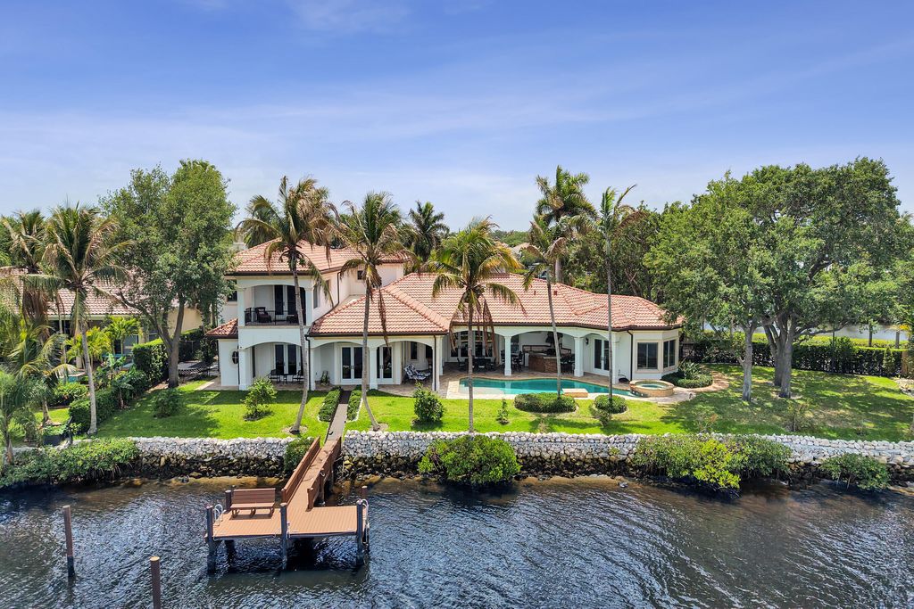 Photo of 18669 SE Palm Island Lane, Jupiter, FL 33458 (MLS # B26016035)