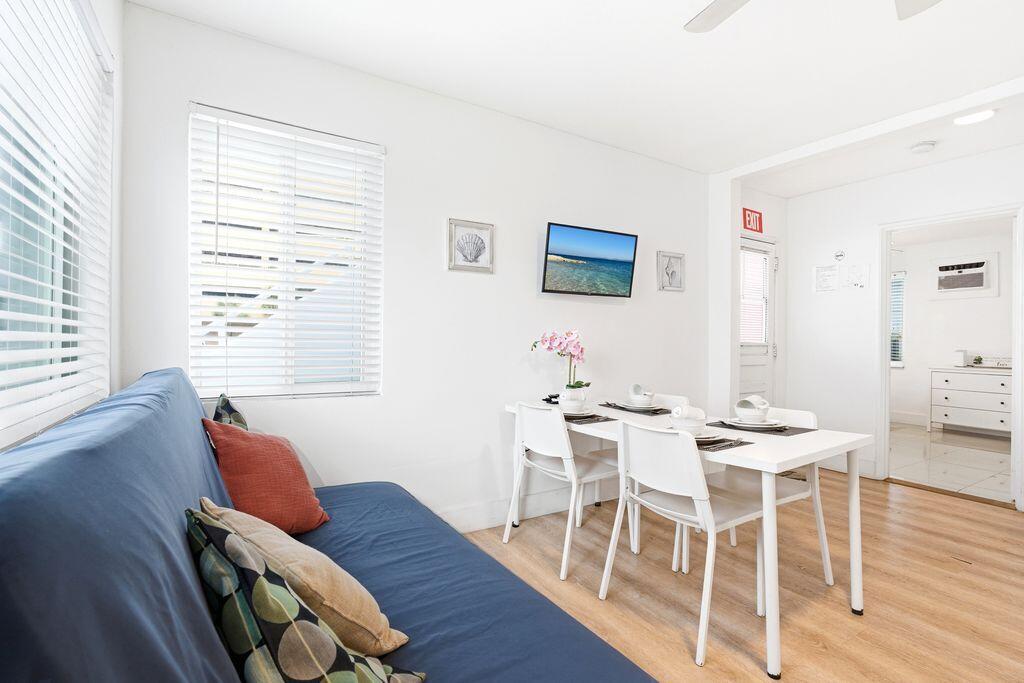 HOLLYWOOD BEACH - Residential Lease