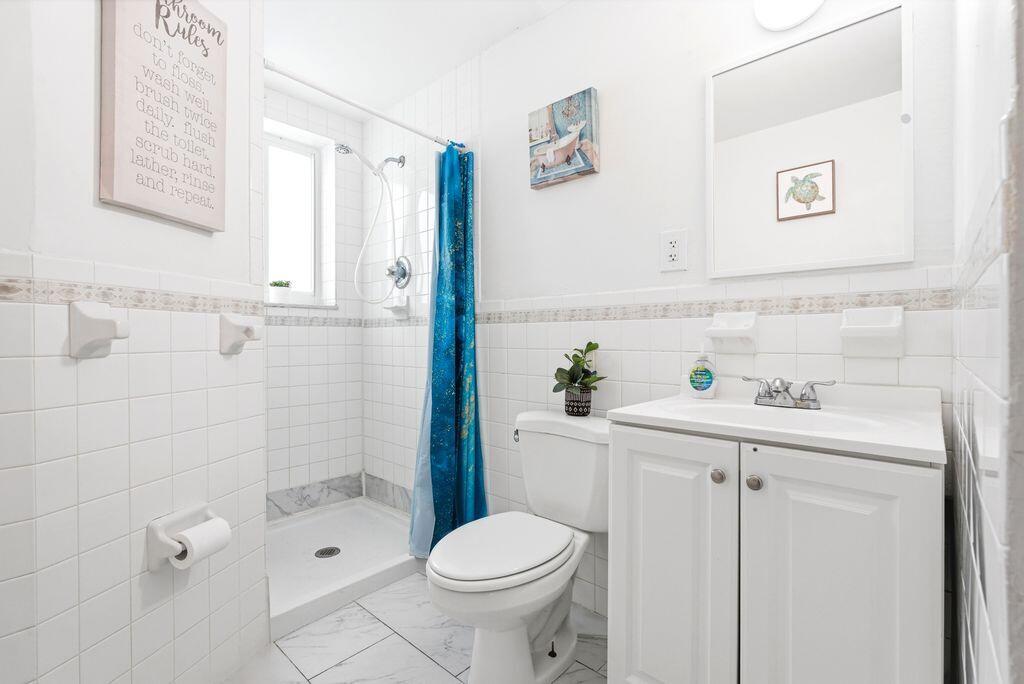 HOLLYWOOD BEACH - Residential Lease