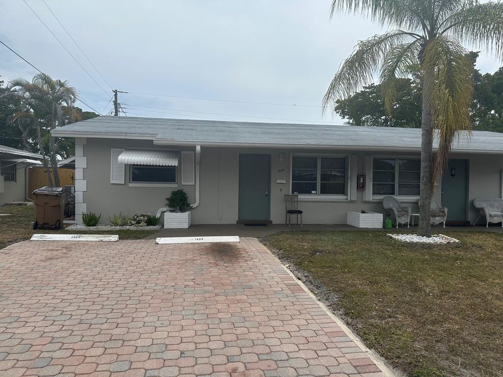 Photo of 1404 SE 3rd Terrace, Deerfield Beach, FL 33441 (MLS # F10494618)