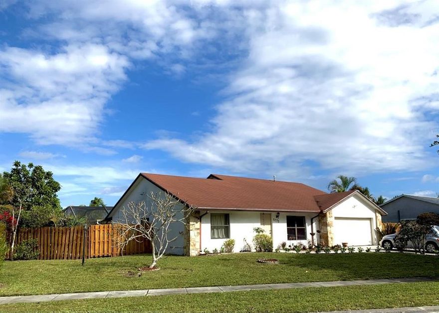 Elegantly expansive 3 bedroom / 2 bath charmer on large corner lot with screened in pool, situated in the desirable Lantana Homes community. Plenty of space for all, with two Florida rooms/large eat-in kitchen, family room and a two car garage. Interior of home just painted! Tiles throughout. New A/C, water heater, washer and pool pump in 2020! Nearby parks, schools, playgrounds and lakes. Here is your chance to buy in this highly sought after neighborhood!