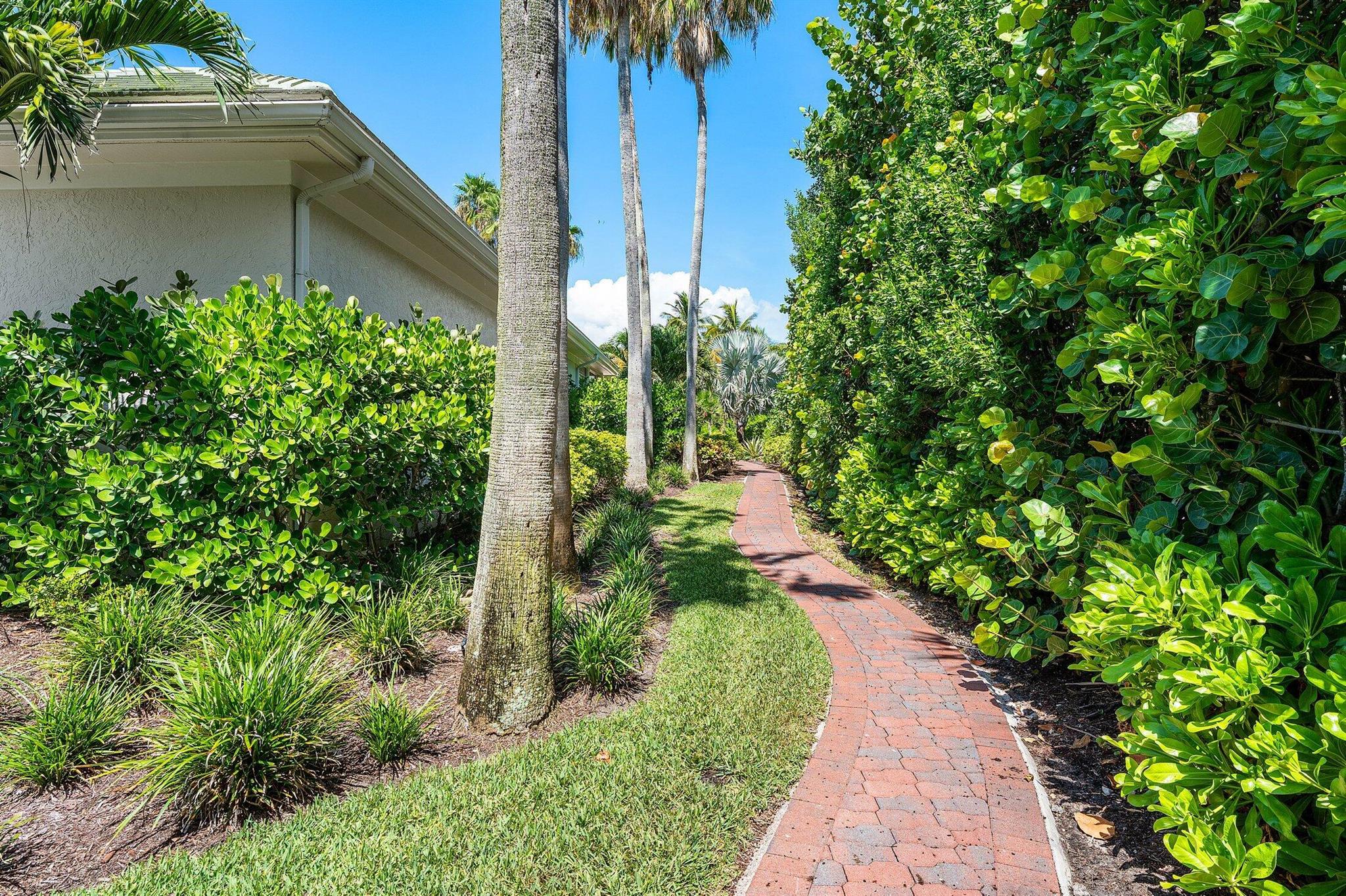 SAILFISH POINT - Residential