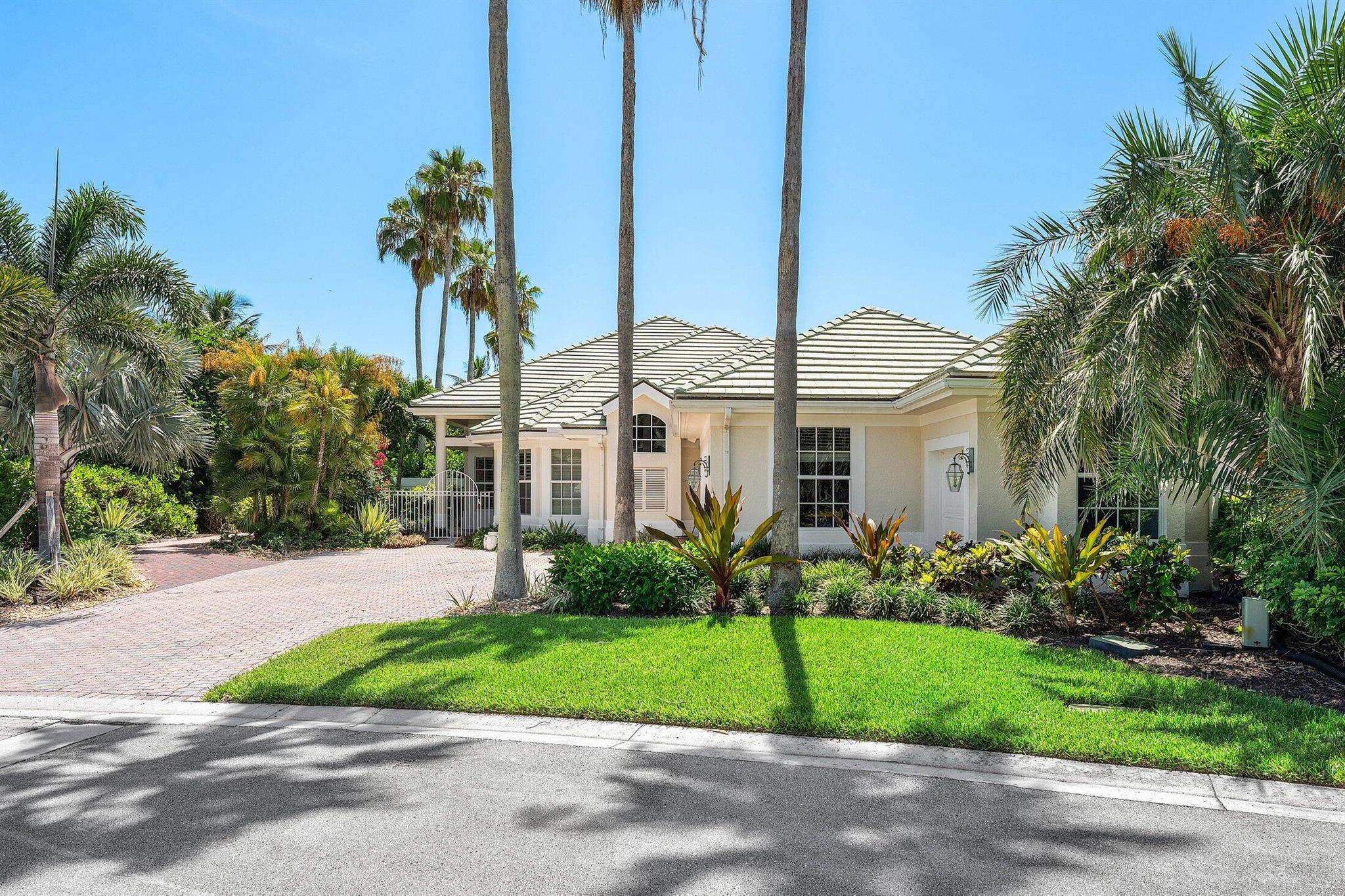SAILFISH POINT - Residential