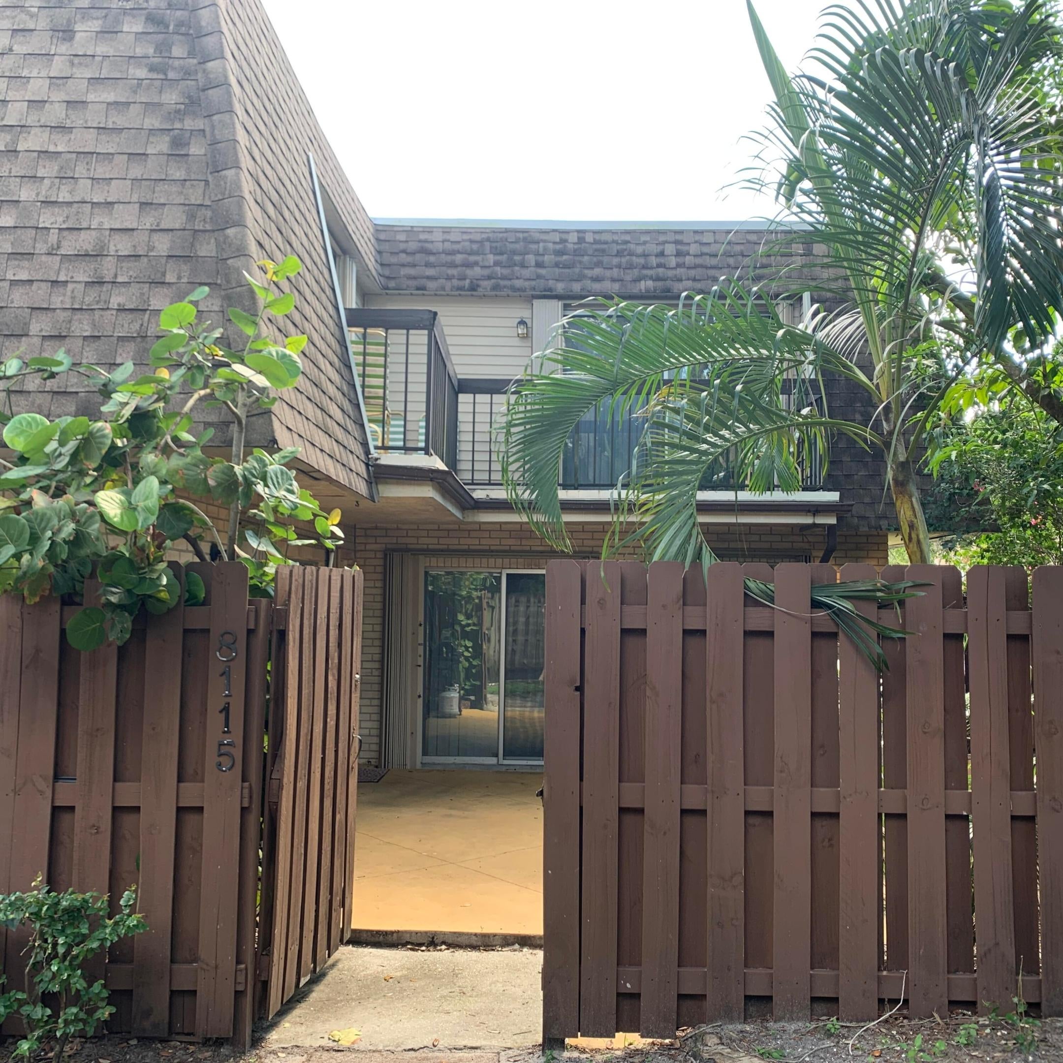 8115 SW 24 Th St ST 27d, North Lauderdale FL 33068