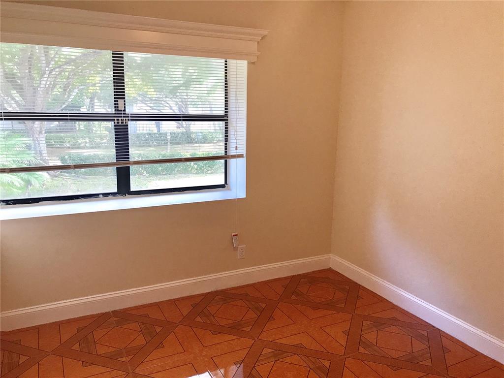 GOLDEN RAINTREE VI - Residential