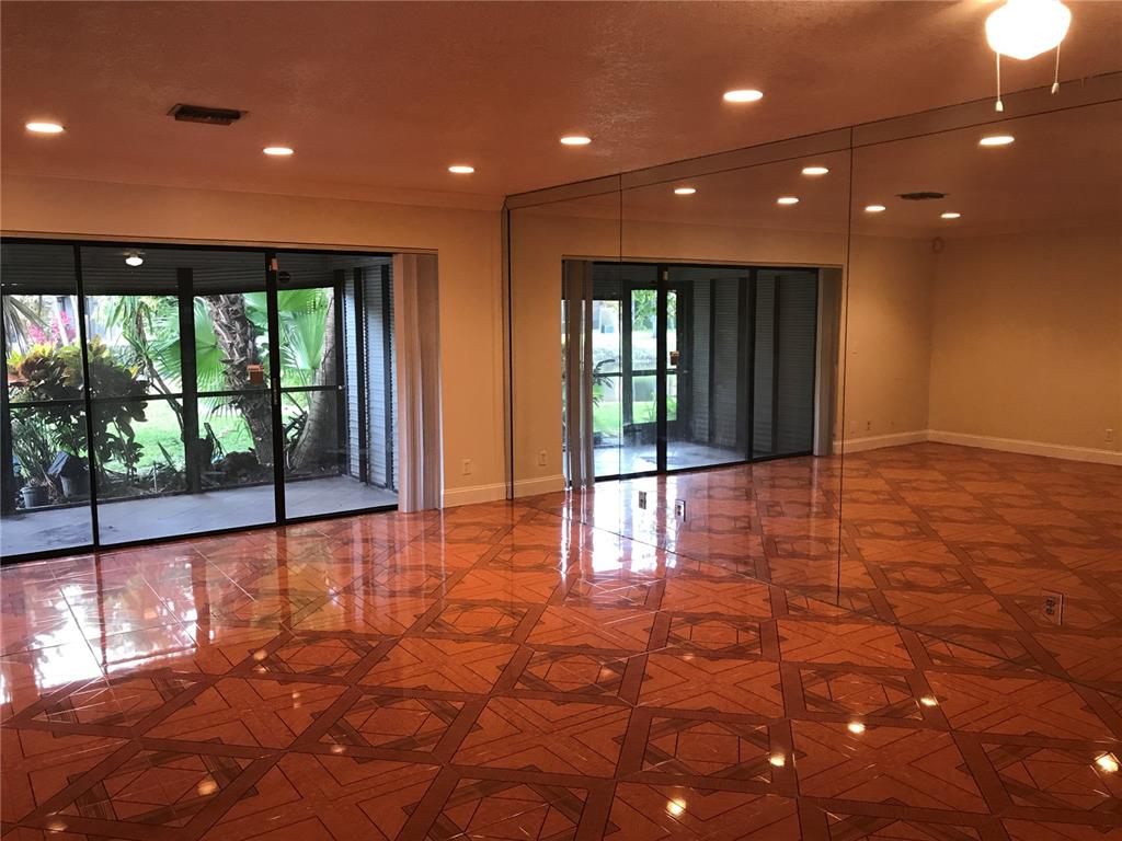 GOLDEN RAINTREE VI - Residential