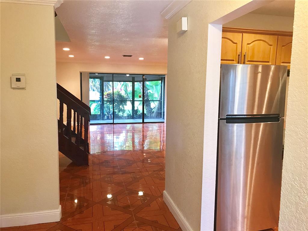 GOLDEN RAINTREE VI - Residential